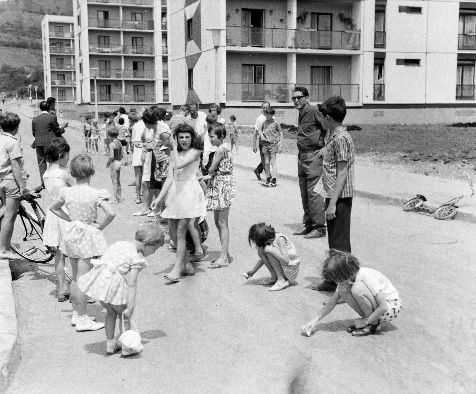 Magyarország, Uránváros, Pécs, Szántó Kovács János utca a Makár-hegy felé nézve., 1964, Pluhár Gábor, Fortepan #267050