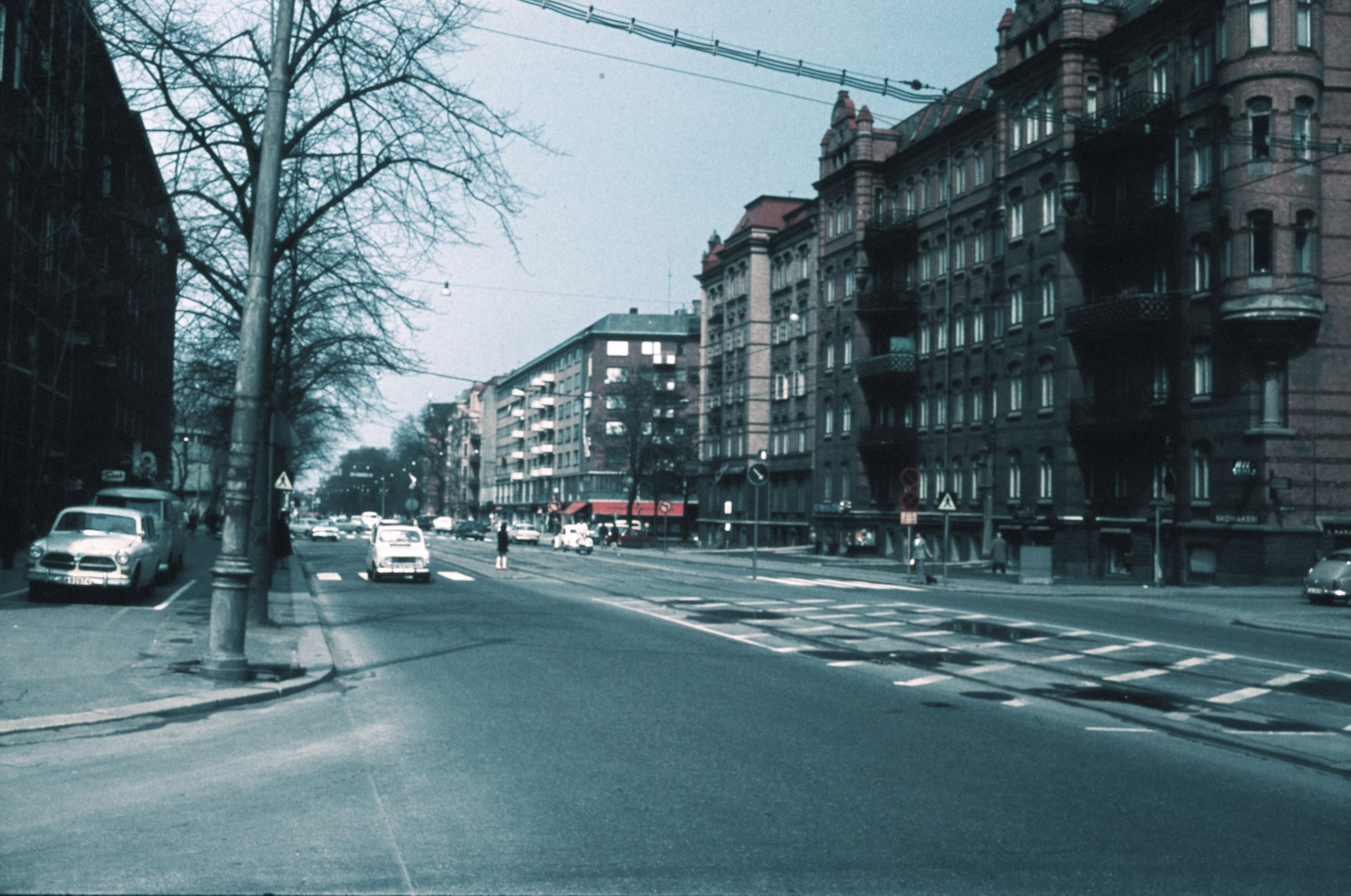 Sweden, Södra Vägen, balra az Olof Wijksgatan torkolata, jobbra a Tegnérsgatan torkolata., 1972, Martos Gábor, colorful, Fortepan #267084