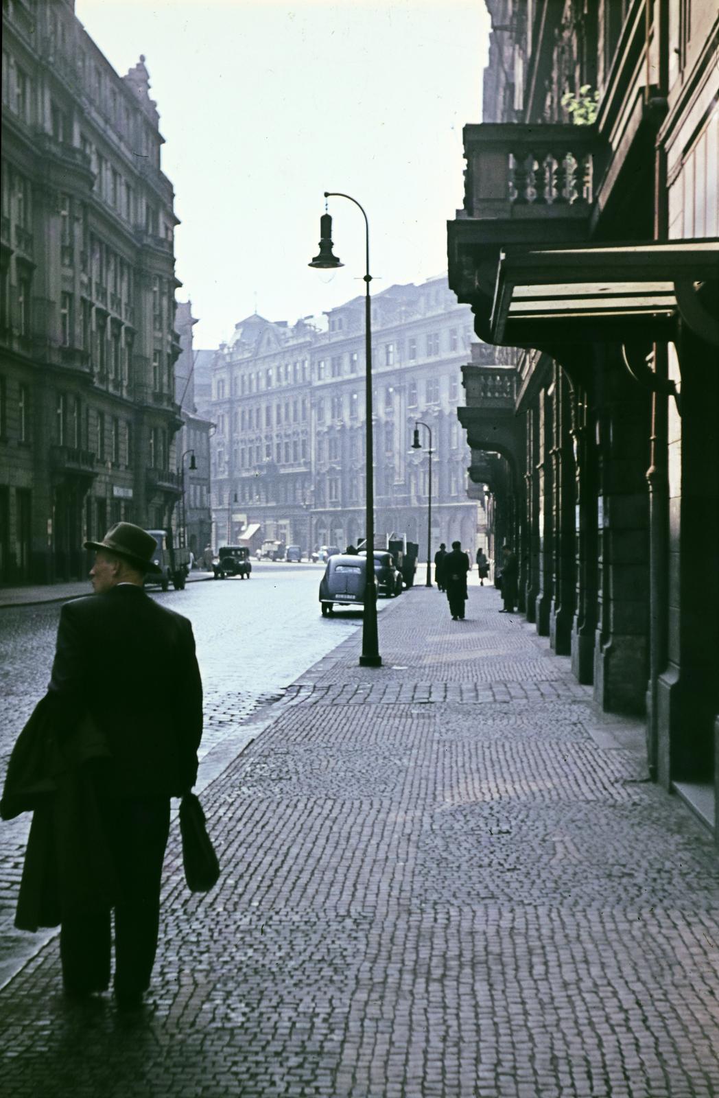 Czech Republik, Prague, Dlouhá třída a Rámová ulice felől., 1956, Ladinek Viktor, colorful, Czechoslovakia, Fortepan #267246