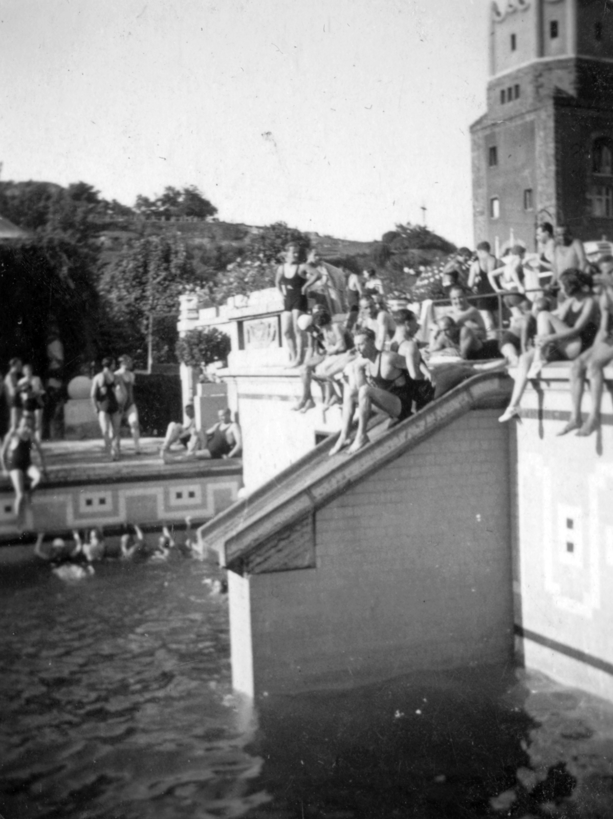 Hungary, Budapest XI., Gellért Gyógyfürdő, hullámmedence., 1935, Fortepan, beach, wave pool, Secession, Budapest, Bath house, Art Nouveau architecture, Ármin Hegedűs-design, Artúr Sebestyén-design, water slide, Izidor Sterk-design, Fortepan #26725