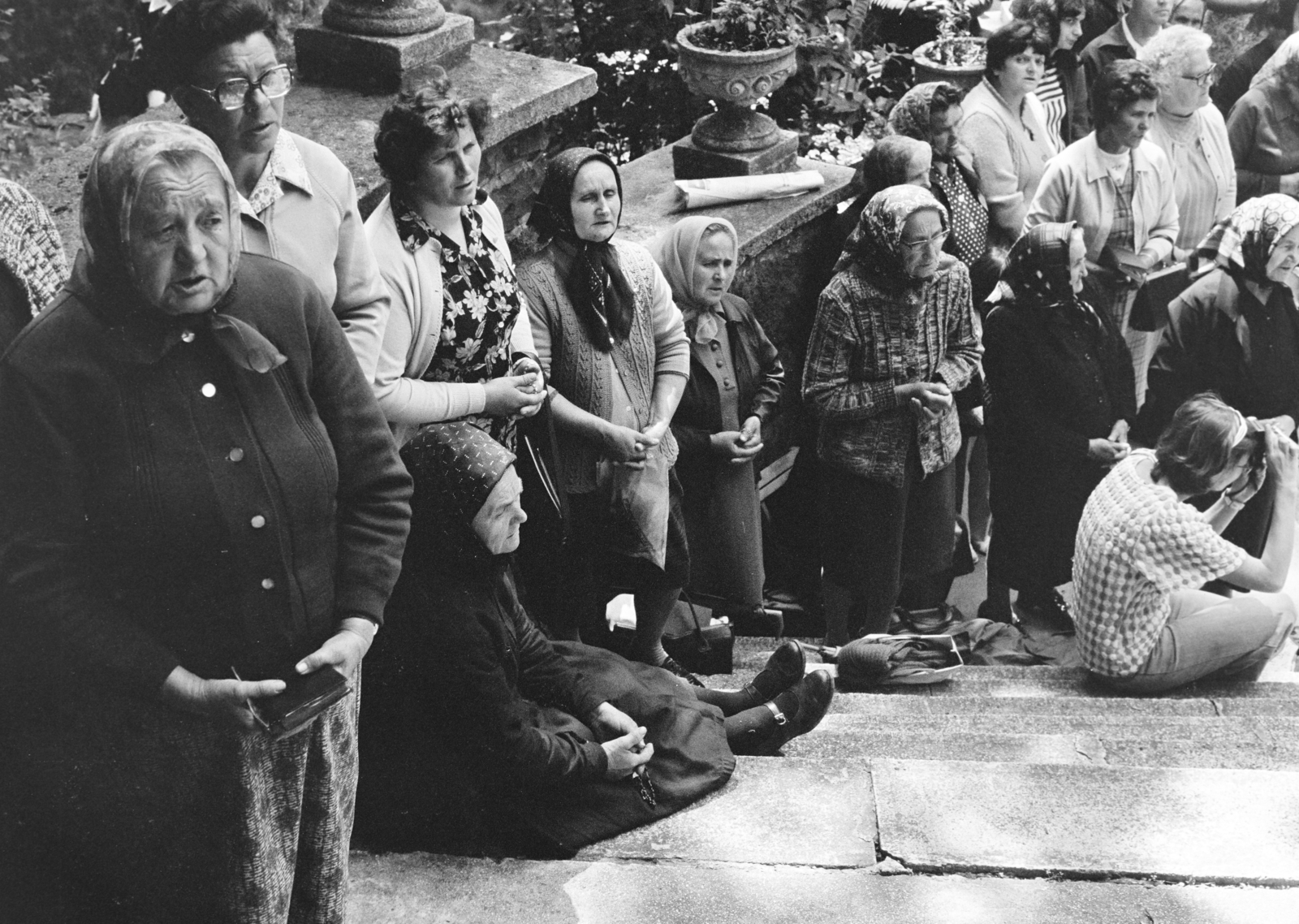 Hungary, Mátraverebély-Szentkút, a felvétel a Lourdes-i barlang előtt készült.., 1974, Szentkuthy Ibolya, procession, Fortepan #267319