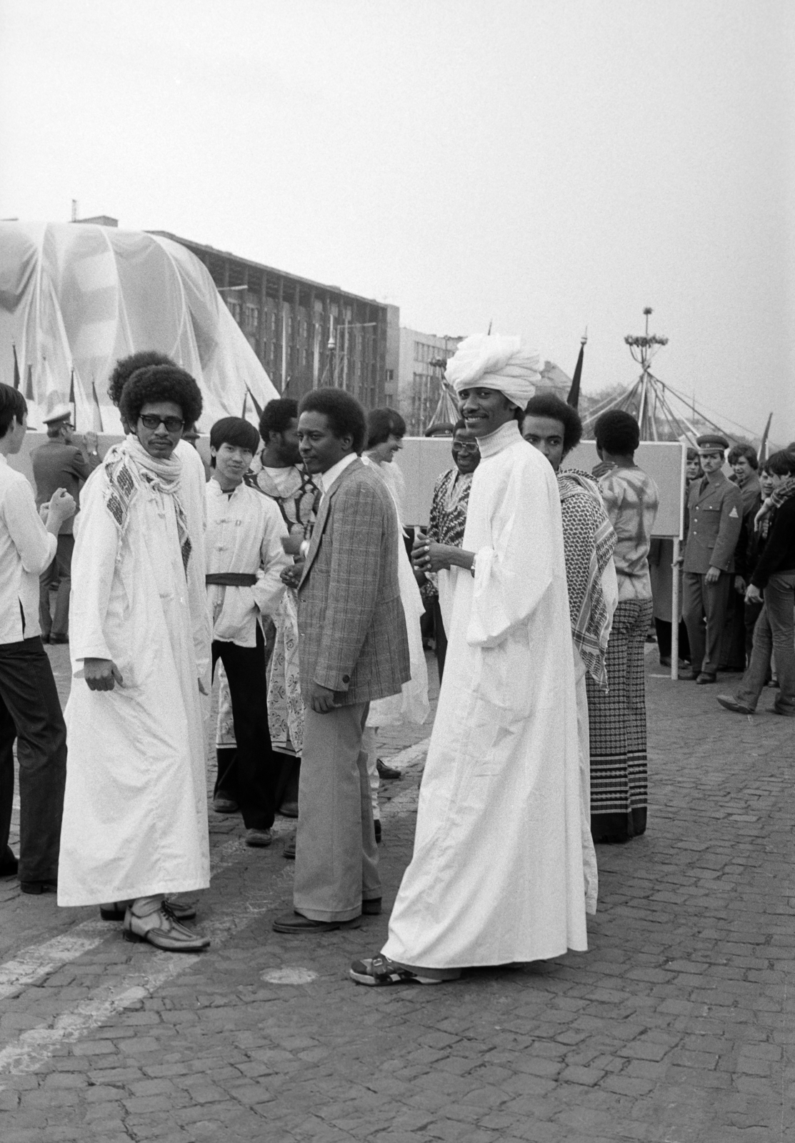 Magyarország, Budapest XIV., Ötvenhatosok tere (Felvonulási tér), május 1-i felvonulás. Hazánkban tanuló külföldi diákok., 1978, Szentkuthy Ibolya, Budapest, Fortepan #267417