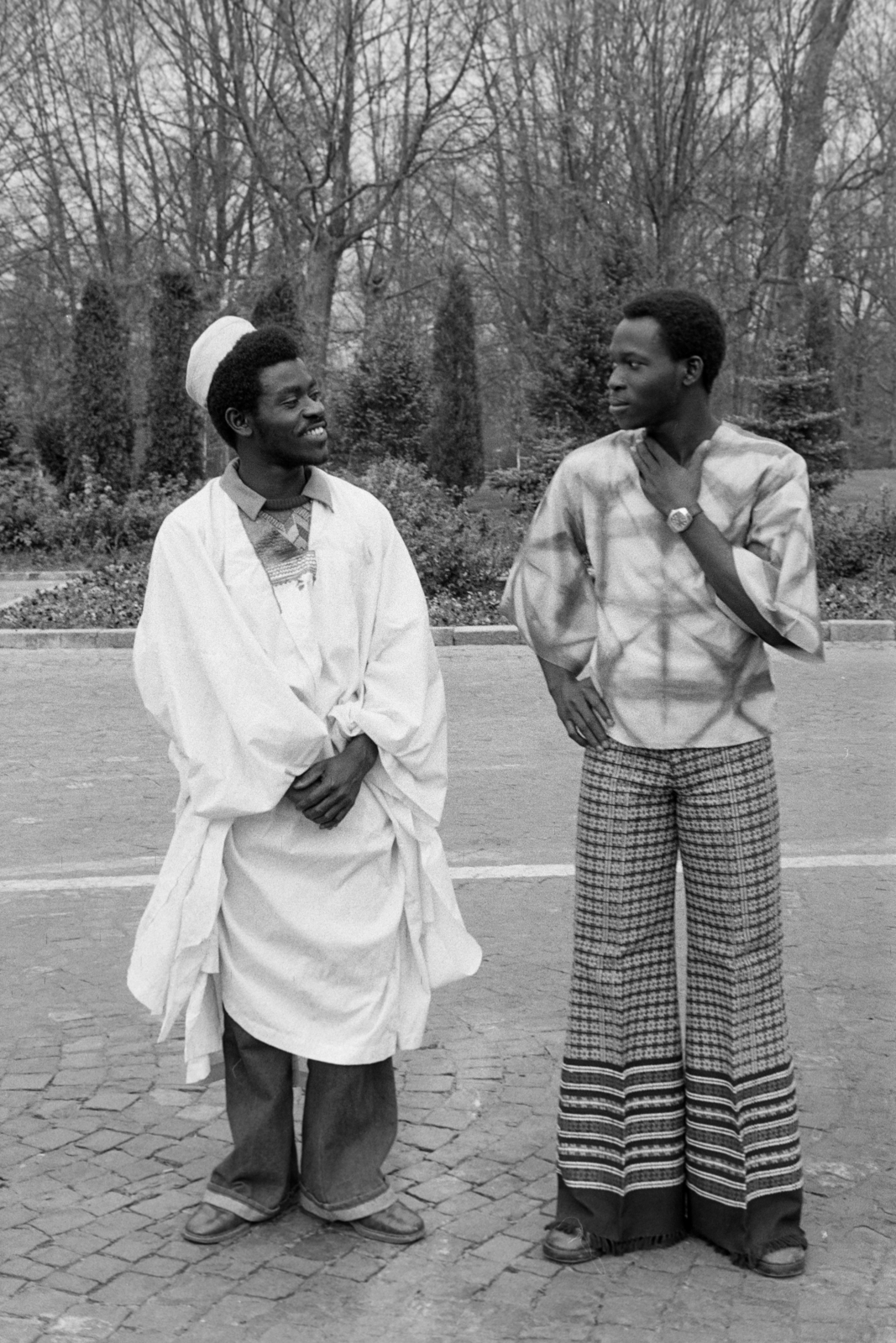 Magyarország, Budapest XIV., Ötvenhatosok tere (Felvonulási tér). A felvétel május 1-i felvonulás alkalmával készült a hazánkban tanuló külföldi diákokról., 1978, Szentkuthy Ibolya, Budapest, Fortepan #267435