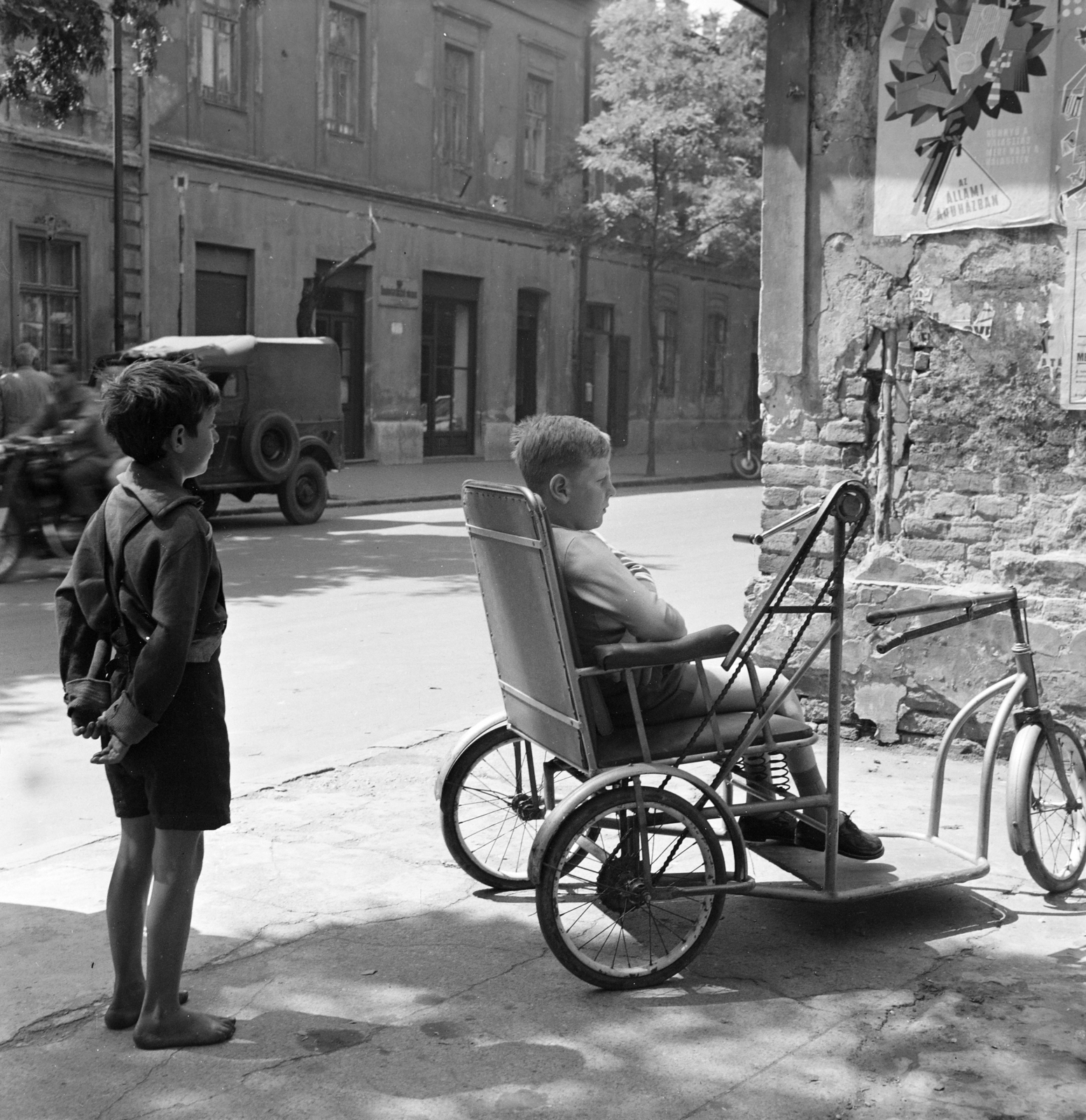 Hungary, Győr, Virágpiac (Egység) tér., 1963, Szentkuthy Ibolya, Best of, invalid car, wheelchair, disabled, Fortepan #267533