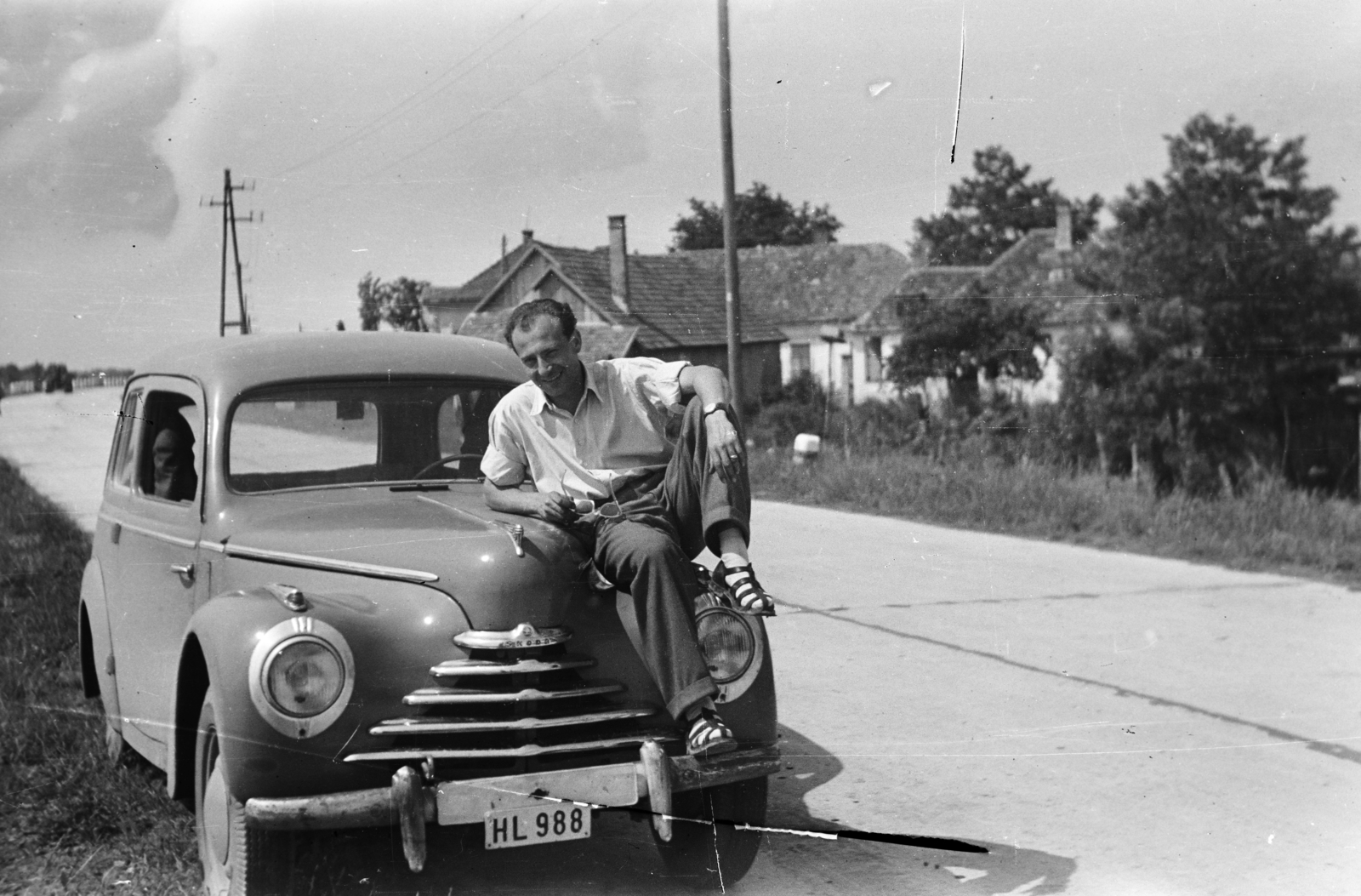 1956, Kovács Annamária, number plate, shades, receding hairline, wrist watch, rolled up sleeves, sitting on a car, Fortepan #267608