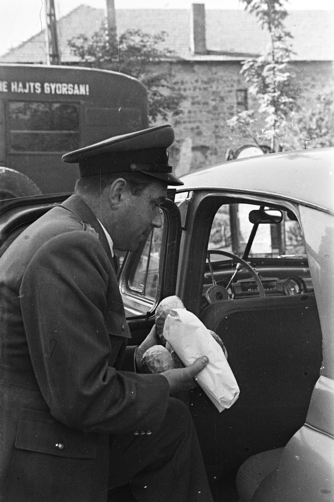 1956, Kovács Annamária, uniform, label, snacks, Fortepan #267616