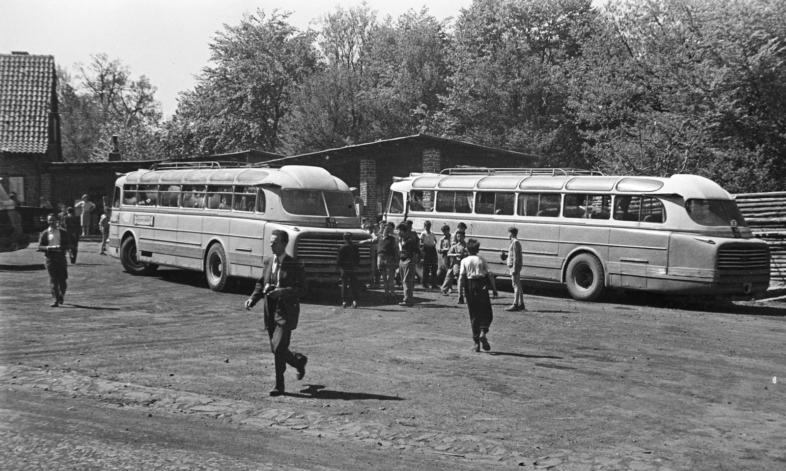 Hungary, Mátraháza, autóbusz-állomás., 1958, Kovács Annamária, Fortepan #267617