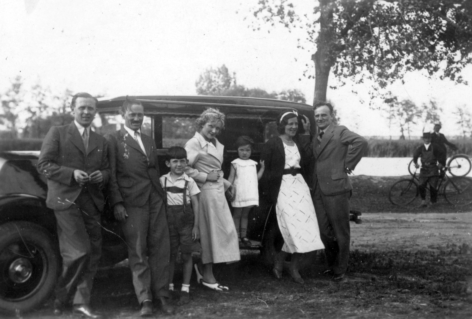 1933, Fortepan, bicycle, tableau, women, men, summer, travelling, kids, automobile, Fortepan #26774