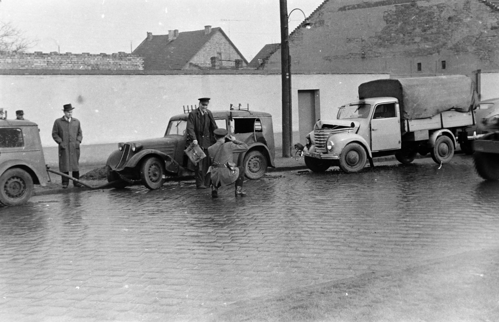 1956, Bolvári László, automobile, wreck, commercial vehicle, uniform, photography, Fortepan #267831