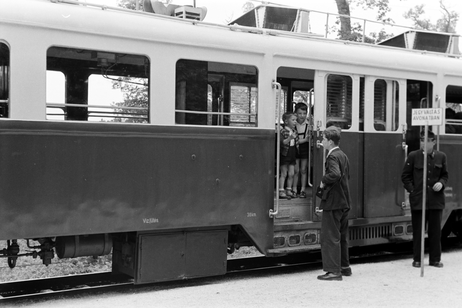 Hungary, Gyermekvasút (Úttörővasút), 1957, Bolvári László, Children's railway, Ganz Camot, Fortepan #267840