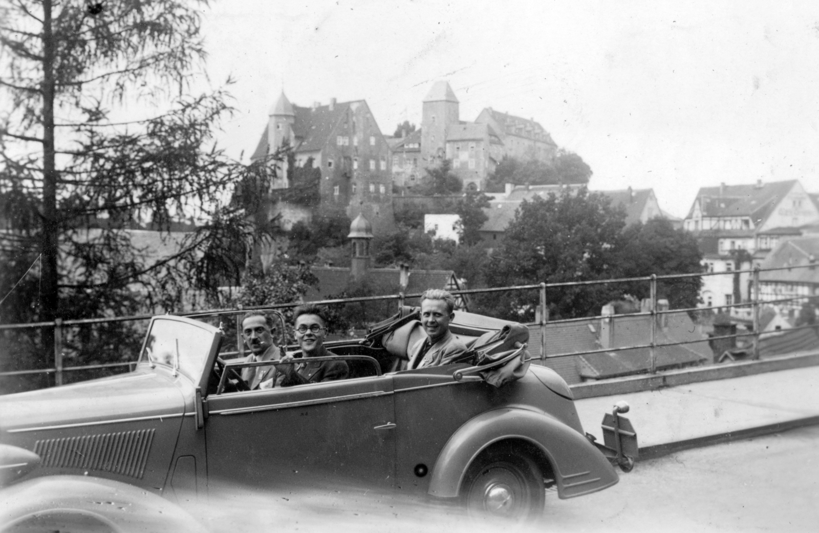 Németország, Hohnstein, (Szász-Svájc), háttérben a vár., 1936, Fortepan, Opel-márka, automobil, Fortepan #26786