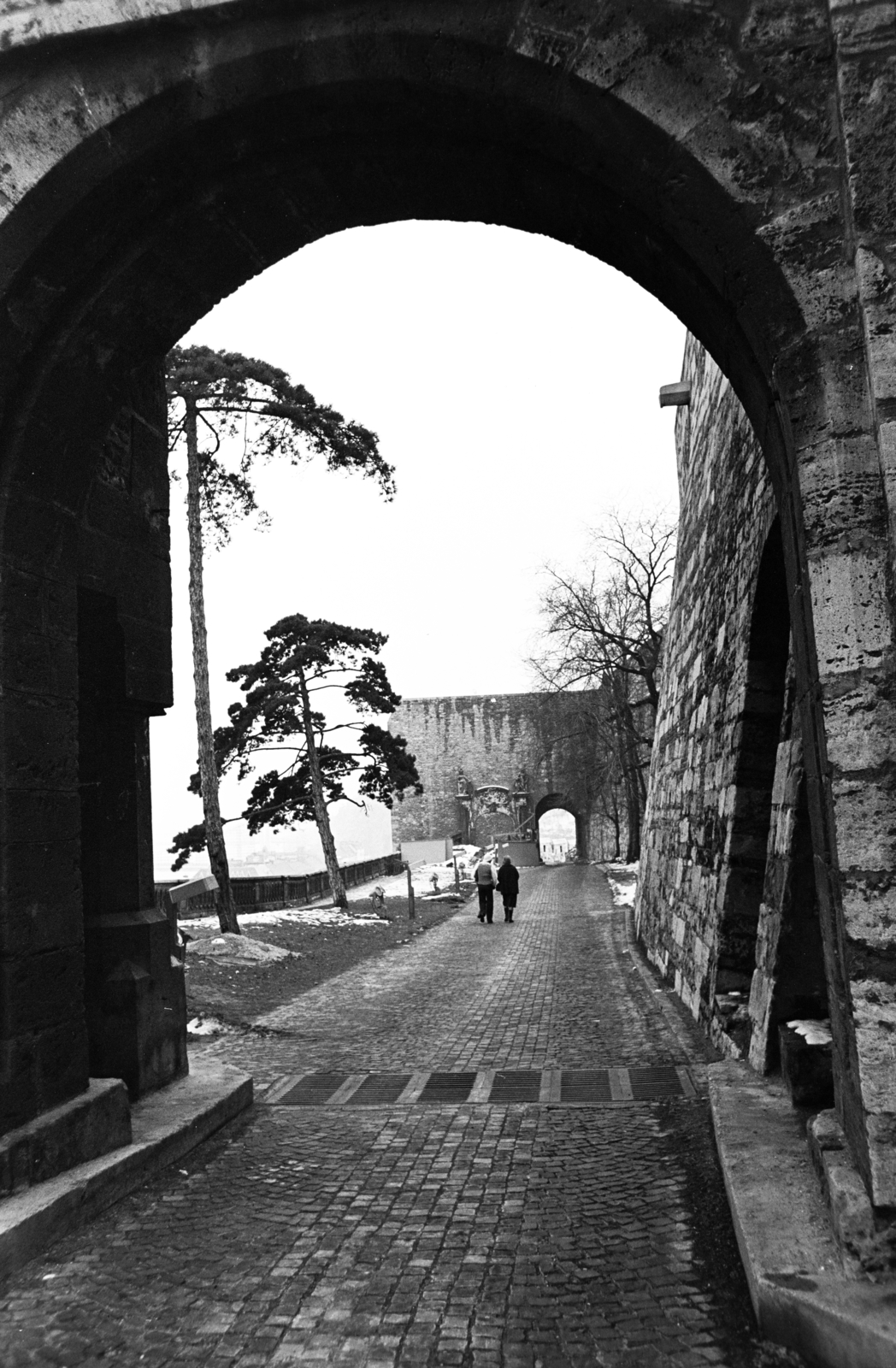 Hungary, Budapest I., sétány az északi és a déli kortinafal között., 1974, Dorics István, Budapest, Fortepan #267895