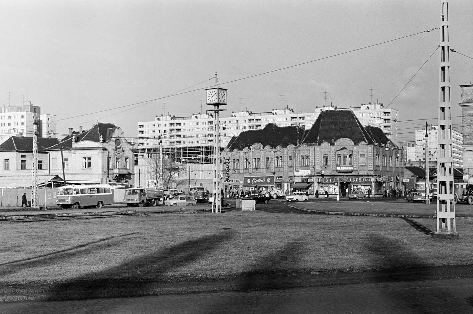 Hungary, Óbuda, Budapest III., Flórián tér, balra a Föld utca torkolata, középen a Vörösvári út torkolata., 1974, Dorics István, Budapest, Fortepan #267915