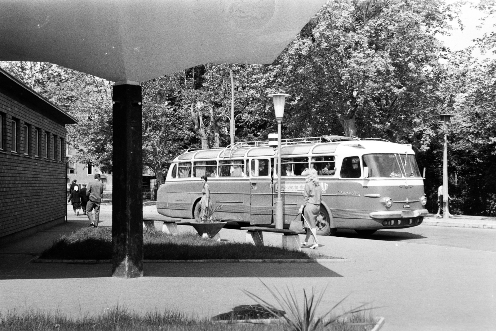 Hungary, Szekszárd, Pollack Mihály utca, autóbusz-pályaudvar., 1966, Gárdos Katalin, Fortepan #268074