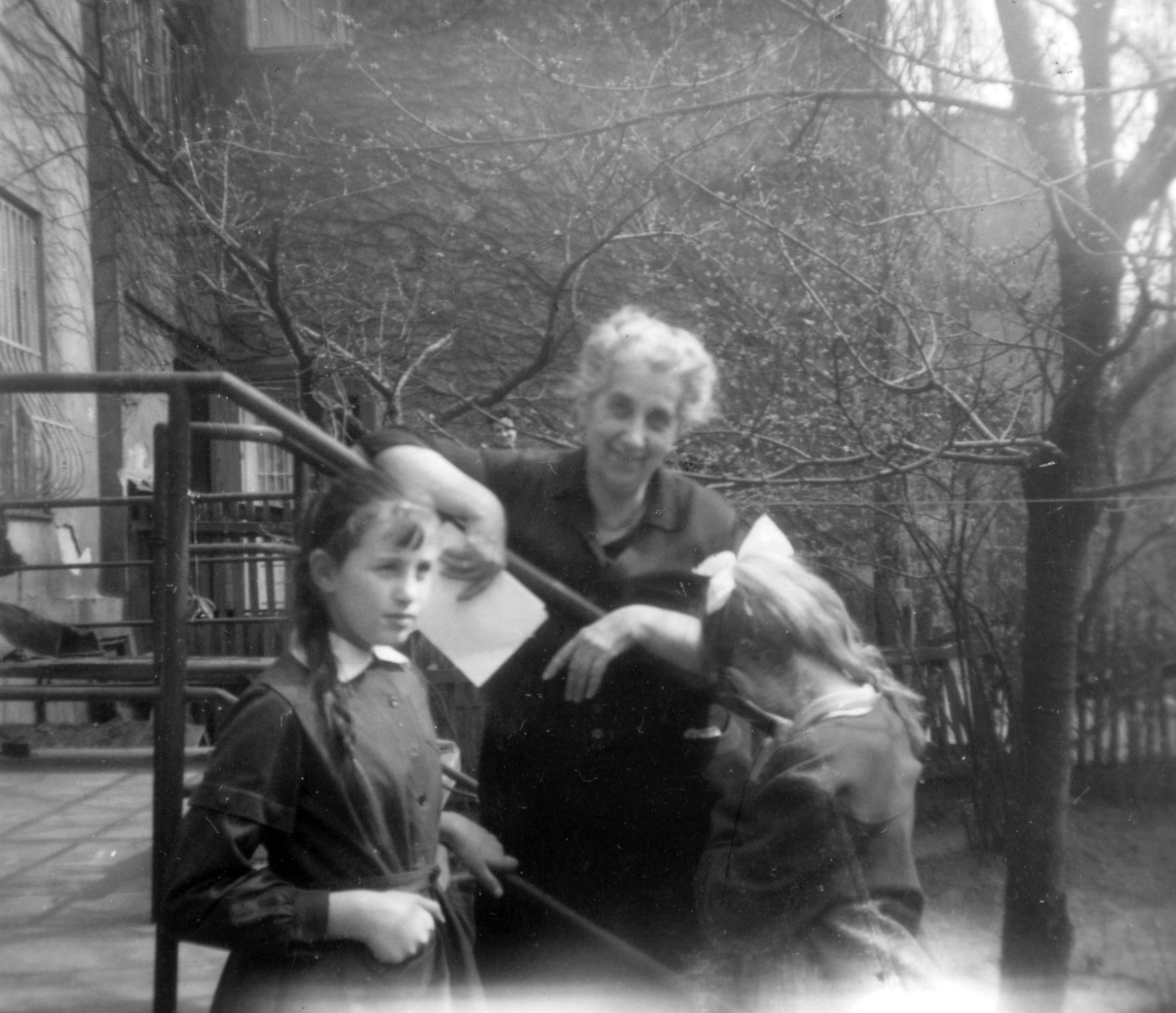 1962, Pohl Pálma, railing, kids, old person, Fortepan #26818