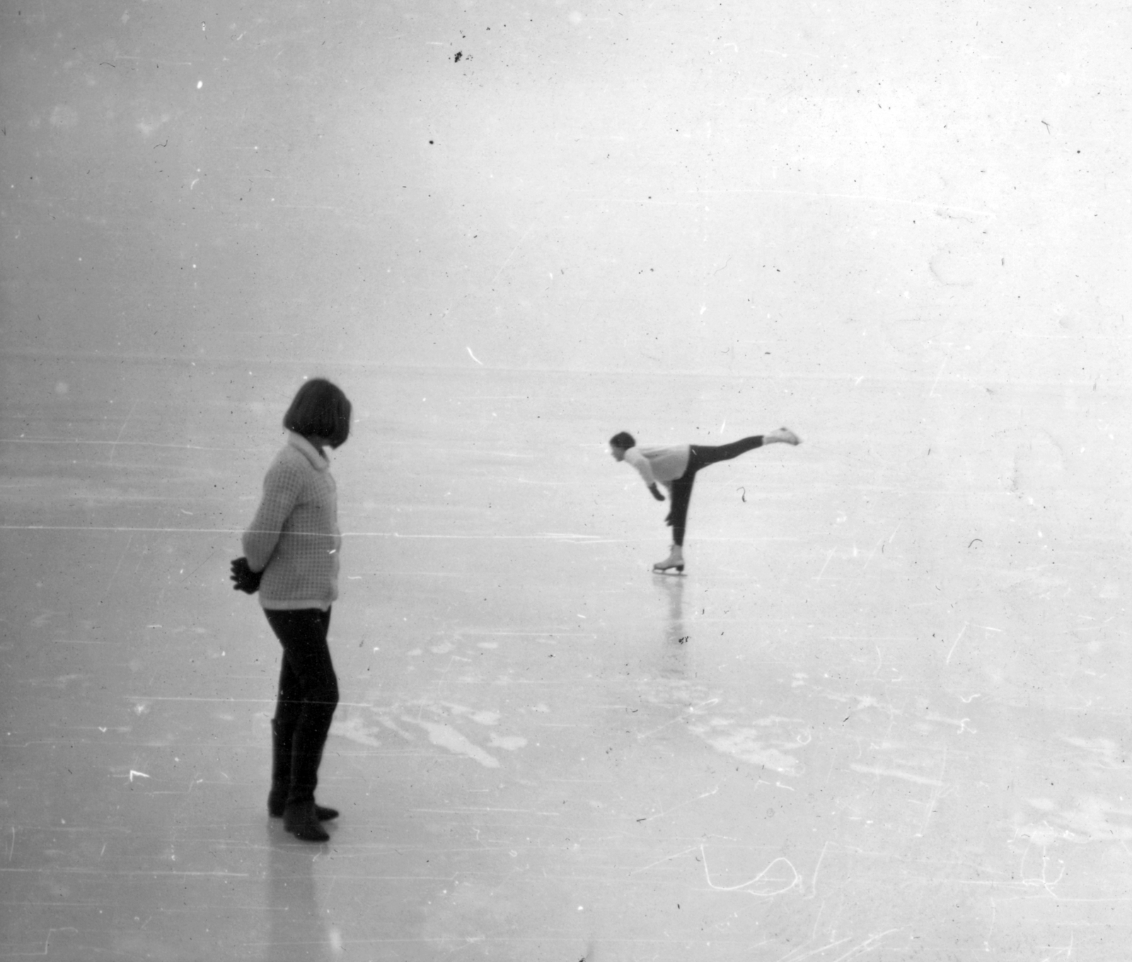 Hungary, Balatonszemes, hajókikötő., 1966, Pohl Pálma, winter, skating, Fortepan #26825