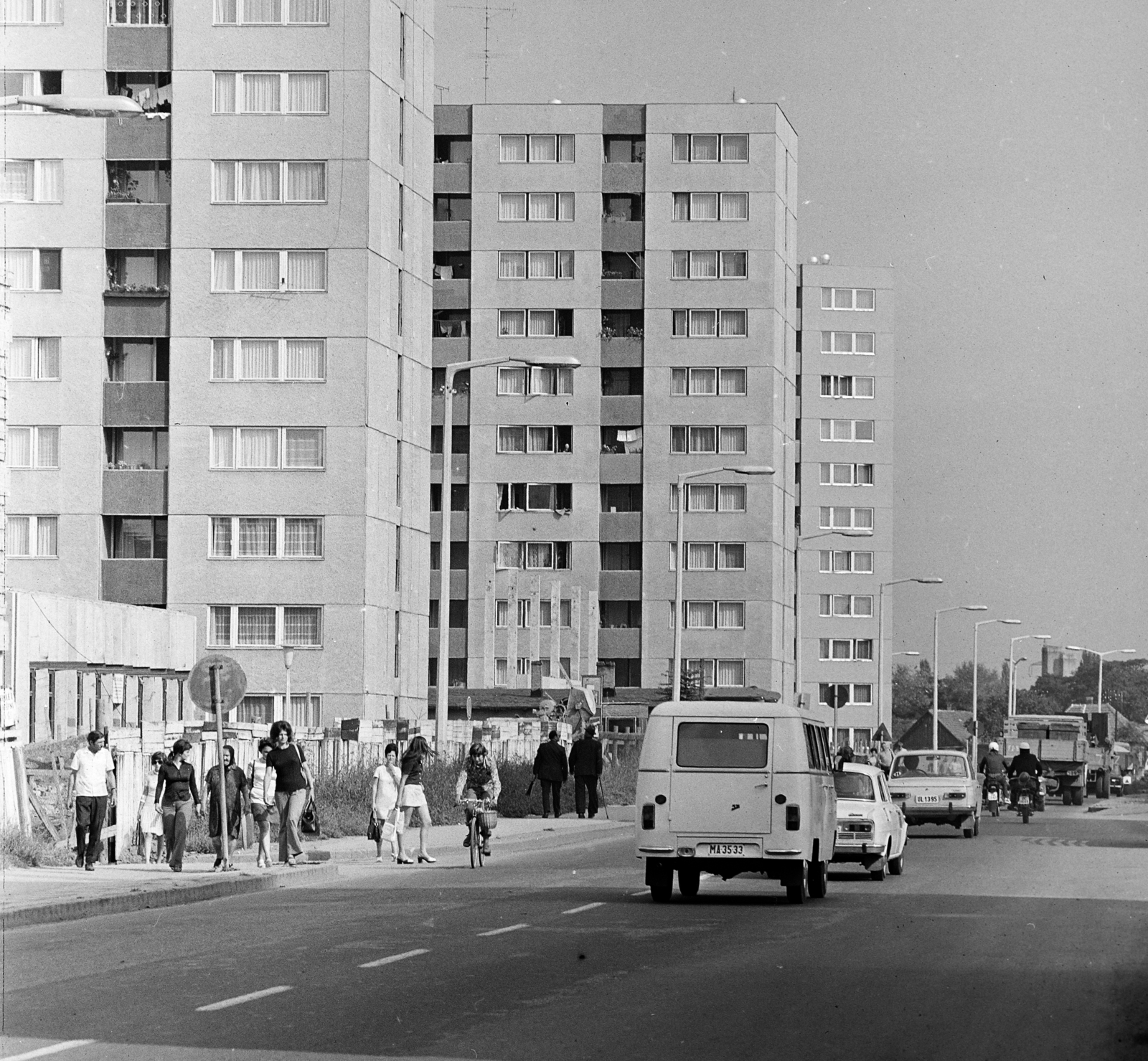 Magyarország, Szolnok, Ady Endre út a Szolnok ispán (Kun Béla) körút felé nézve., 1978, Gárdos Katalin, Fortepan #268340