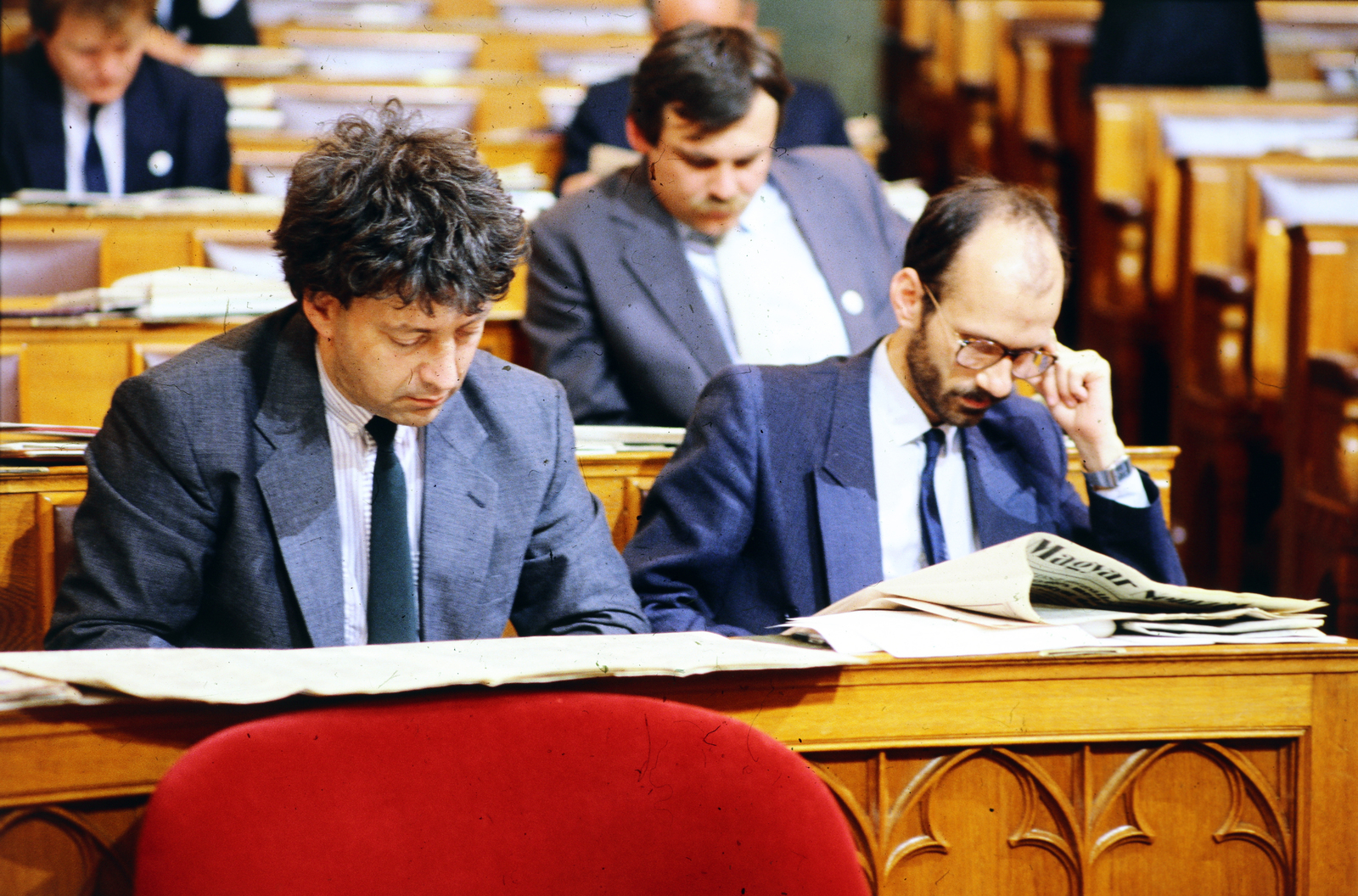 Magyarország, Budapest V., Parlament, az Országgyűlés ülése. Pető Iván és Hack Péter., 1990, Glósz András, országház, politikus, Budapest, Fortepan #268523
