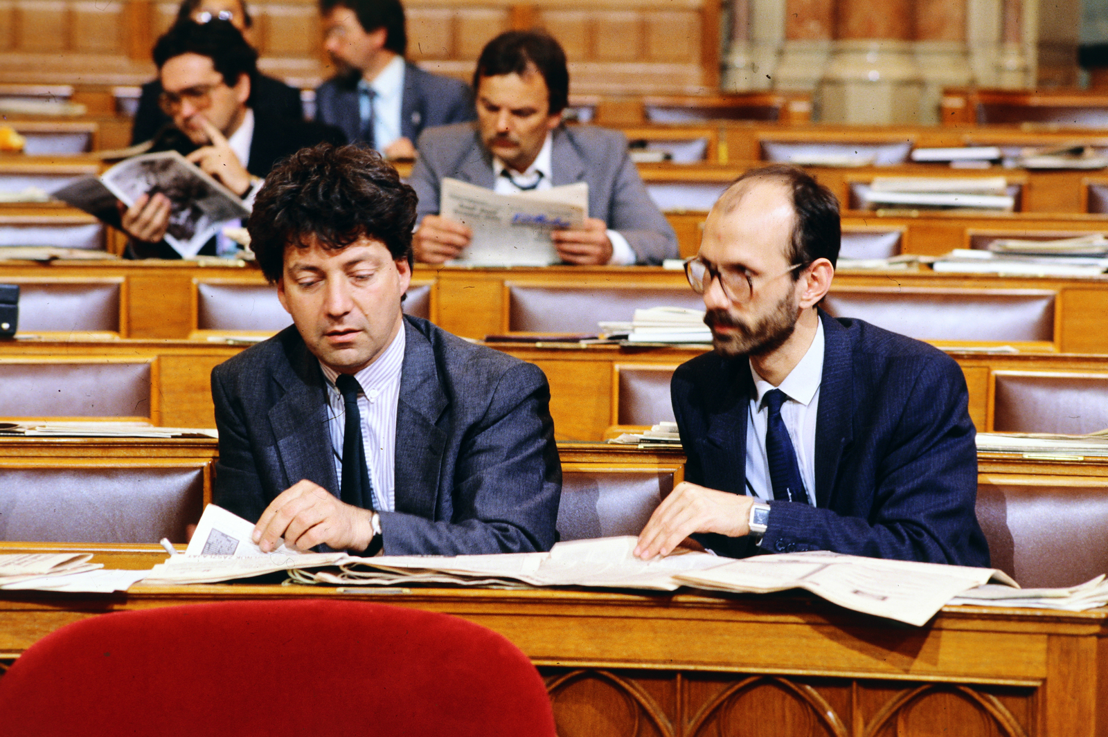 Hungary, Budapest V., Parlament, az Országgyűlés ülése. Pető Iván és Hack Péter., 1990, Glósz András, parliament, politician, Budapest, Fortepan #268525