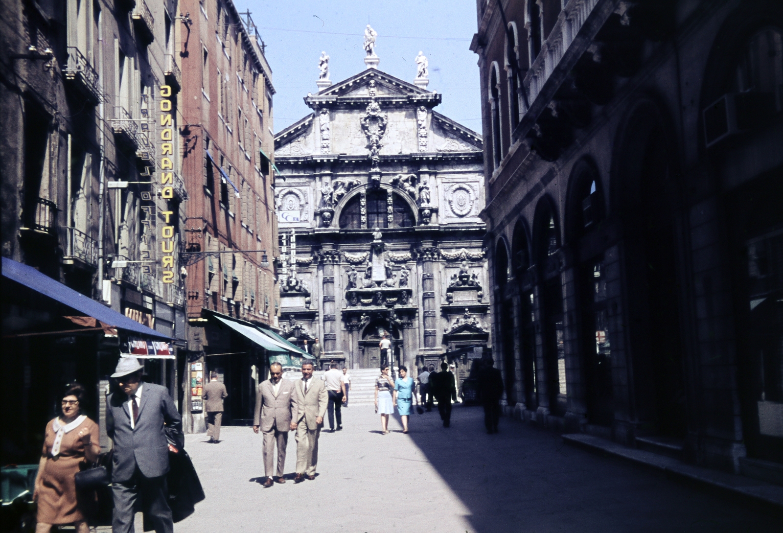 Italy, Venice, Calle Larga XXII Marzo, szemben a Szent Mózes- (San Moisé) templom., 1967, Iván Zoltán dr., colorful, Fortepan #268670