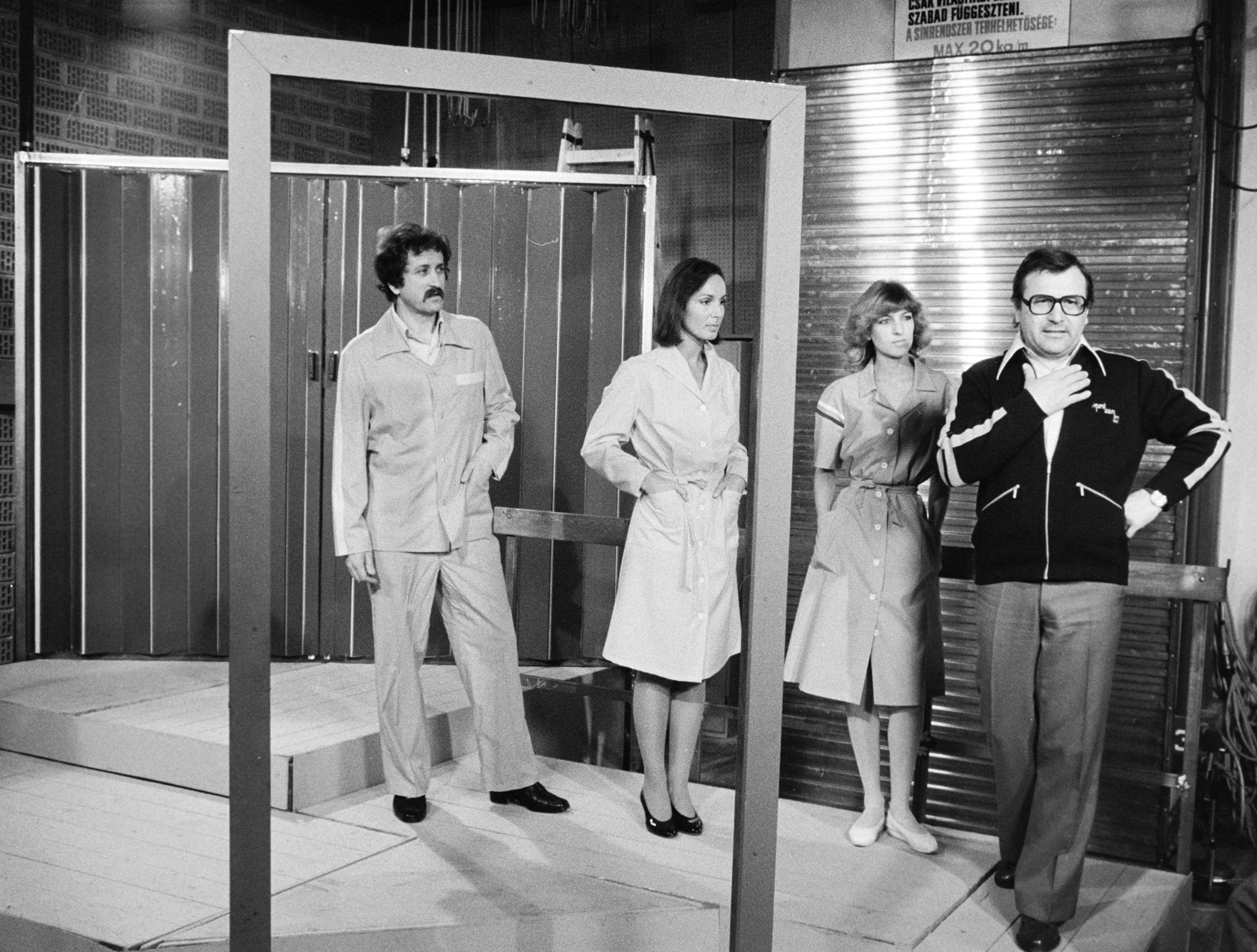 Magyarország, munkaruha bemutató, jobbra Szűcs László a Magyar Televízió Politikai Adások Főszerkesztőségének rendezője., 1983, Kanyó Béla, Fortepan #268724