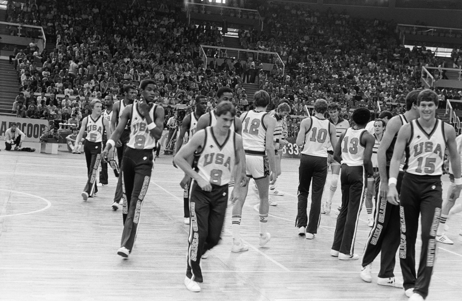 Hungary, Budapest XIV., Budapest Sportcsarnok, a felvétel az Európa - Amerika kosárlabda-mérkőzésen készült., 1982, Kanyó Béla, Budapest, Fortepan #268794