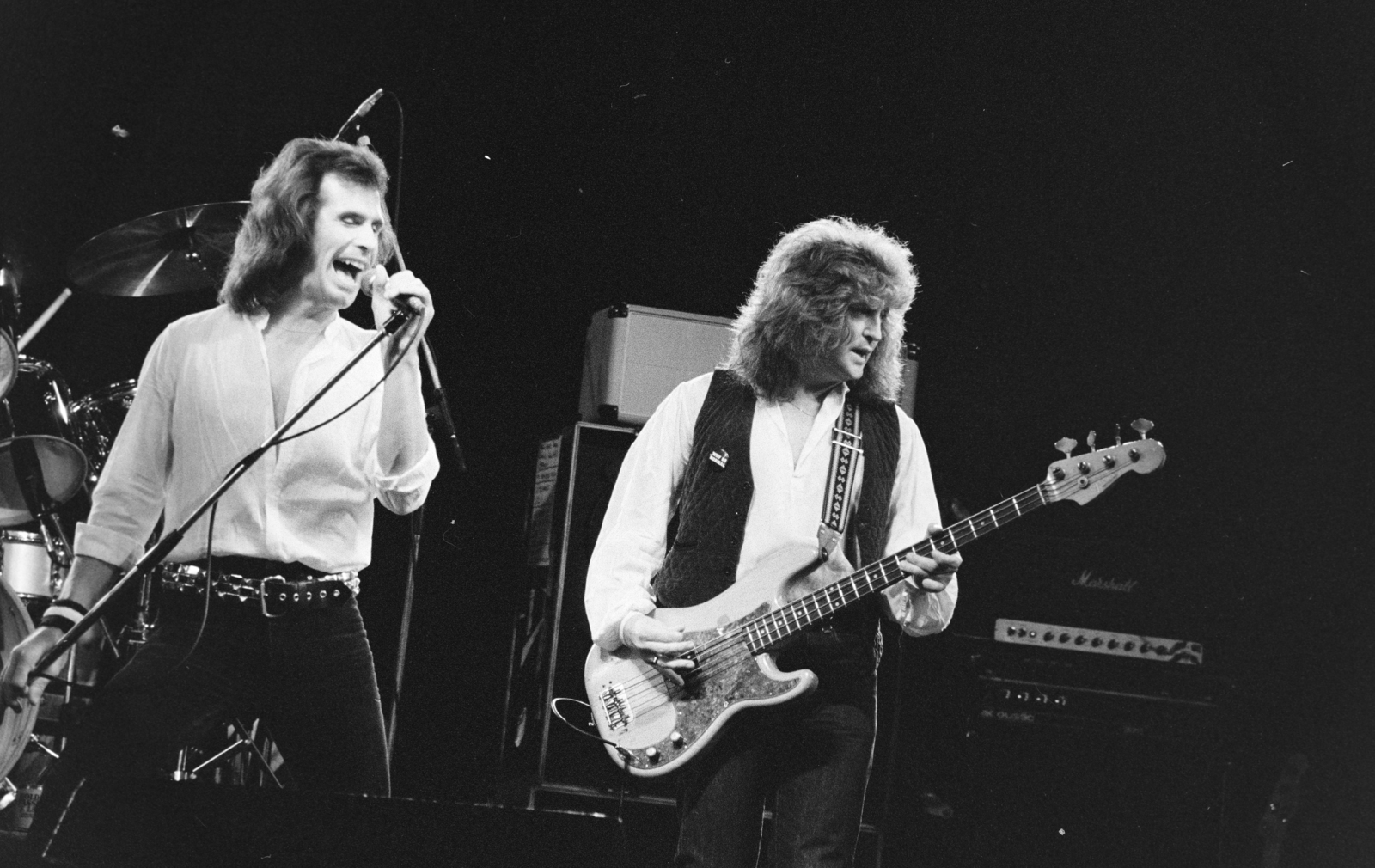 Hungary, Budapest XIV., Istvánmezei út, Kisstadion, a Uriah Heep együttes koncertje. Peter Goalby énekes és Bob Daisley basszusgitáros., 1982, Kanyó Béla, Budapest, Fortepan #268799