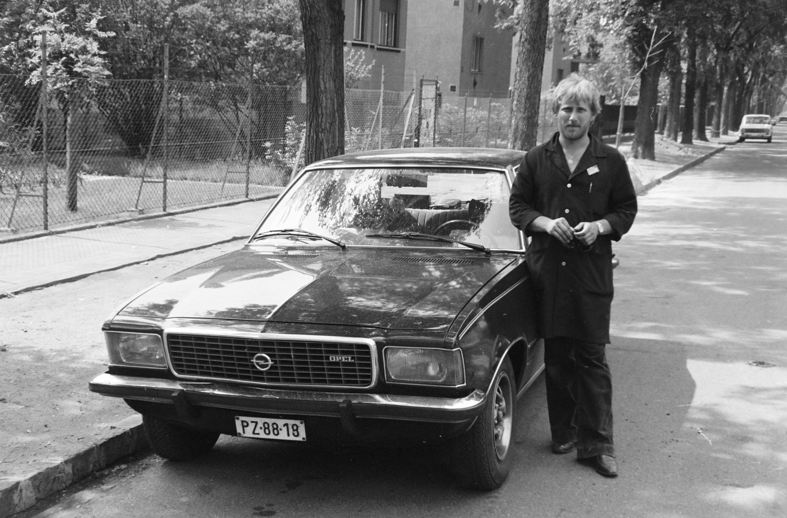 1983, Kanyó Béla, rendszám, Opel-márka, köpeny, Fortepan #269021