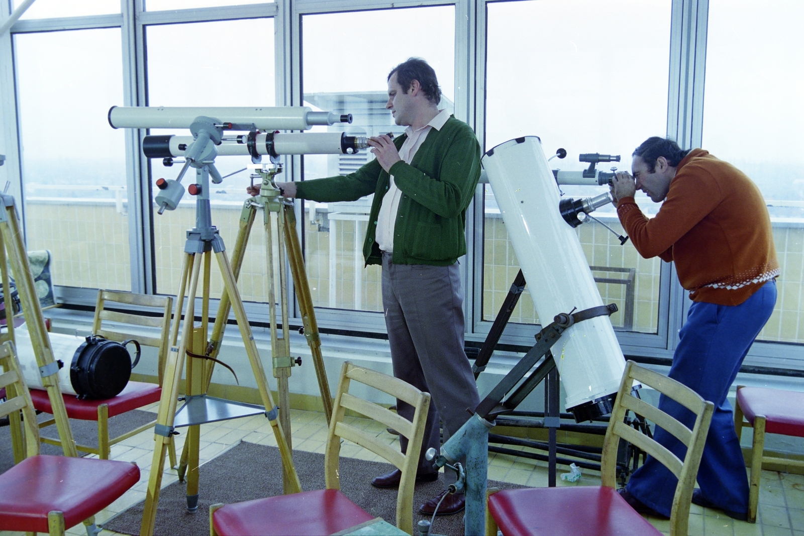 1978, Kanyó Béla, attire, astronomical clock, astronomical telescope, colorful, Fortepan #269205