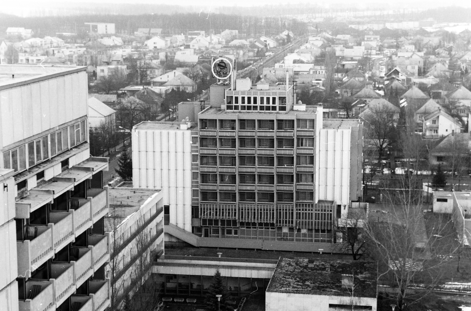 Hungary, Hajdúszoboszló, Mátyás király sétány (Lenin utca) 25., az Ózdi Kohászati Üzemek üdülője., 1978, Kanyó Béla, bird's eye view, Fortepan #269206