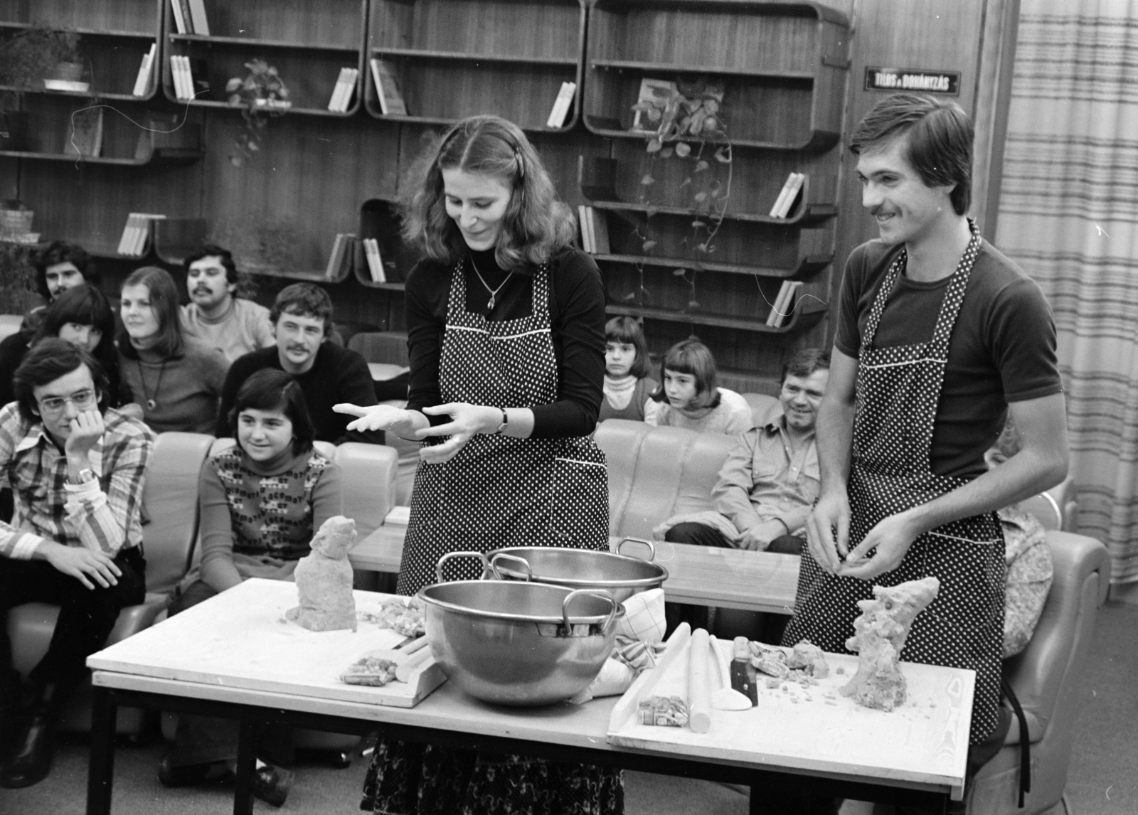 Hungary, Budapest V., az MTV stúdiója., 1981, Kanyó Béla, Budapest, apron, Fortepan #269211