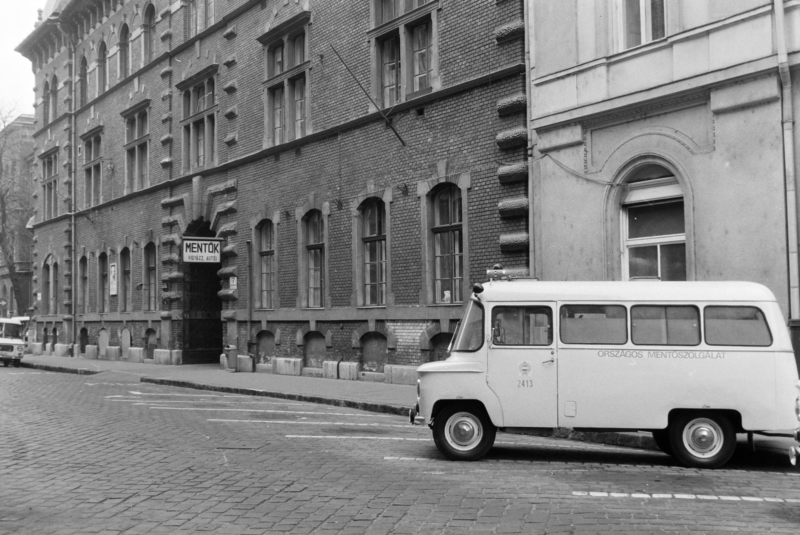 1983, Kanyó Béla, ambulance, ambulance station, Fortepan #269236