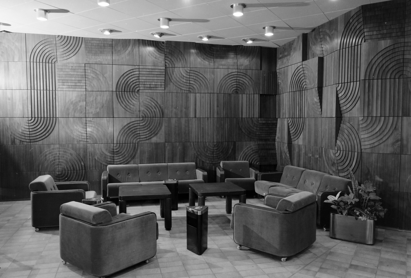 Hungary, Budapest XIV., Stefánia (Népstadion) út 32-40., a Magyar Néphadsereg Művelődési Háza (később Honvéd Kulturális Központ)., 1985, Kanyó Béla, Budapest, Fortepan #269386