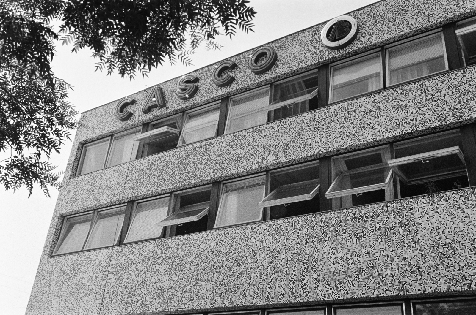 Magyarország, Budapest XI., Hamzsabégi út 60., az Állami Biztosító Budapesti Gépjárműkárrendezési Központ kárfelvevő helye., 1971, Középületépítő Vállalat - Kreszán Albert - Koczka András - Kemecsei József, Budapest, Fortepan #269502