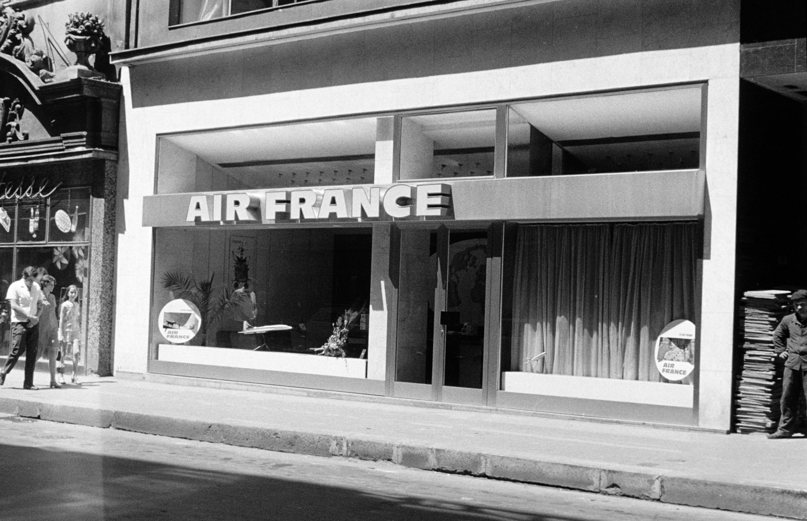 Hungary, Budapest V., Kristóf tér 6., az Air France légitársaság képviselete., 1970, Középületépítő Vállalat - Kreszán Albert - Koczka András - Kemecsei József, Budapest, Fortepan #269507