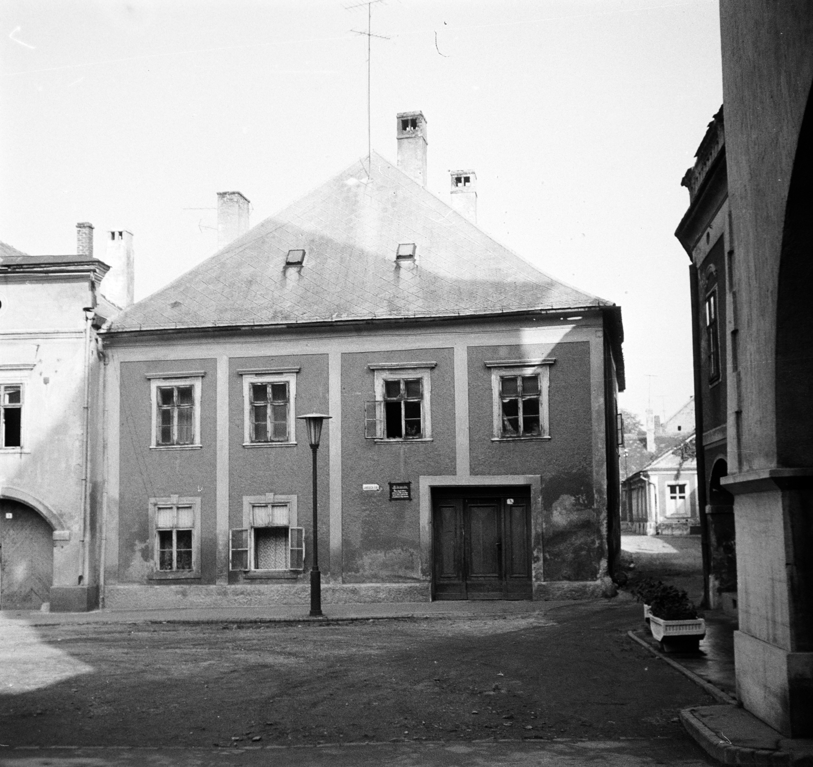 Hungary, Kőszeg, Jurisics tér, jobbra a Kelcz-Adelffy utca torkolata., 1969, Ladinek Viktor, Fortepan #269632