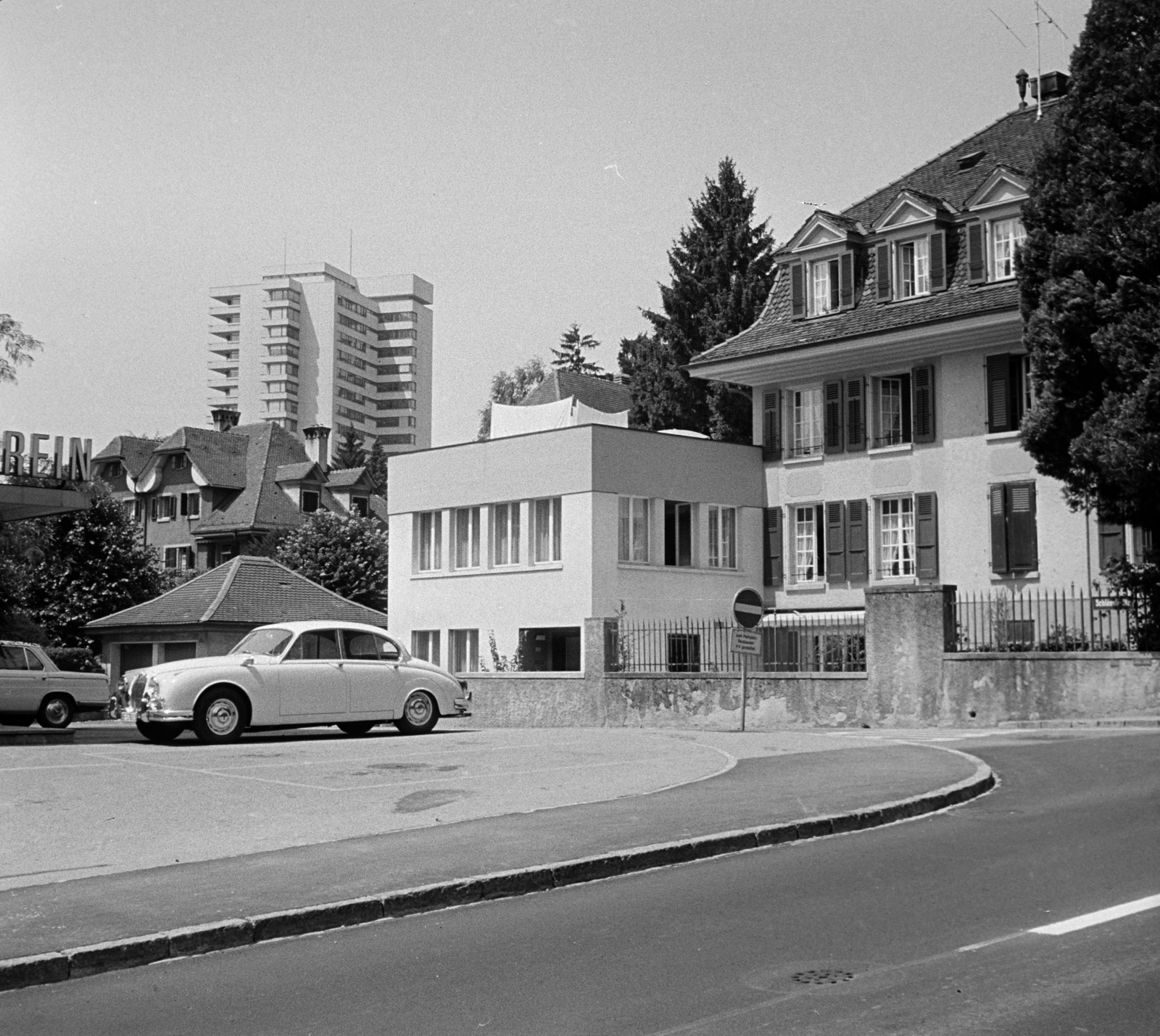 Svájc, Bern, jobbra a Schlösslistrasse 26. számú épület a Zieglerstrasseről nézve., 1963, Ladinek Viktor, Fortepan #269732