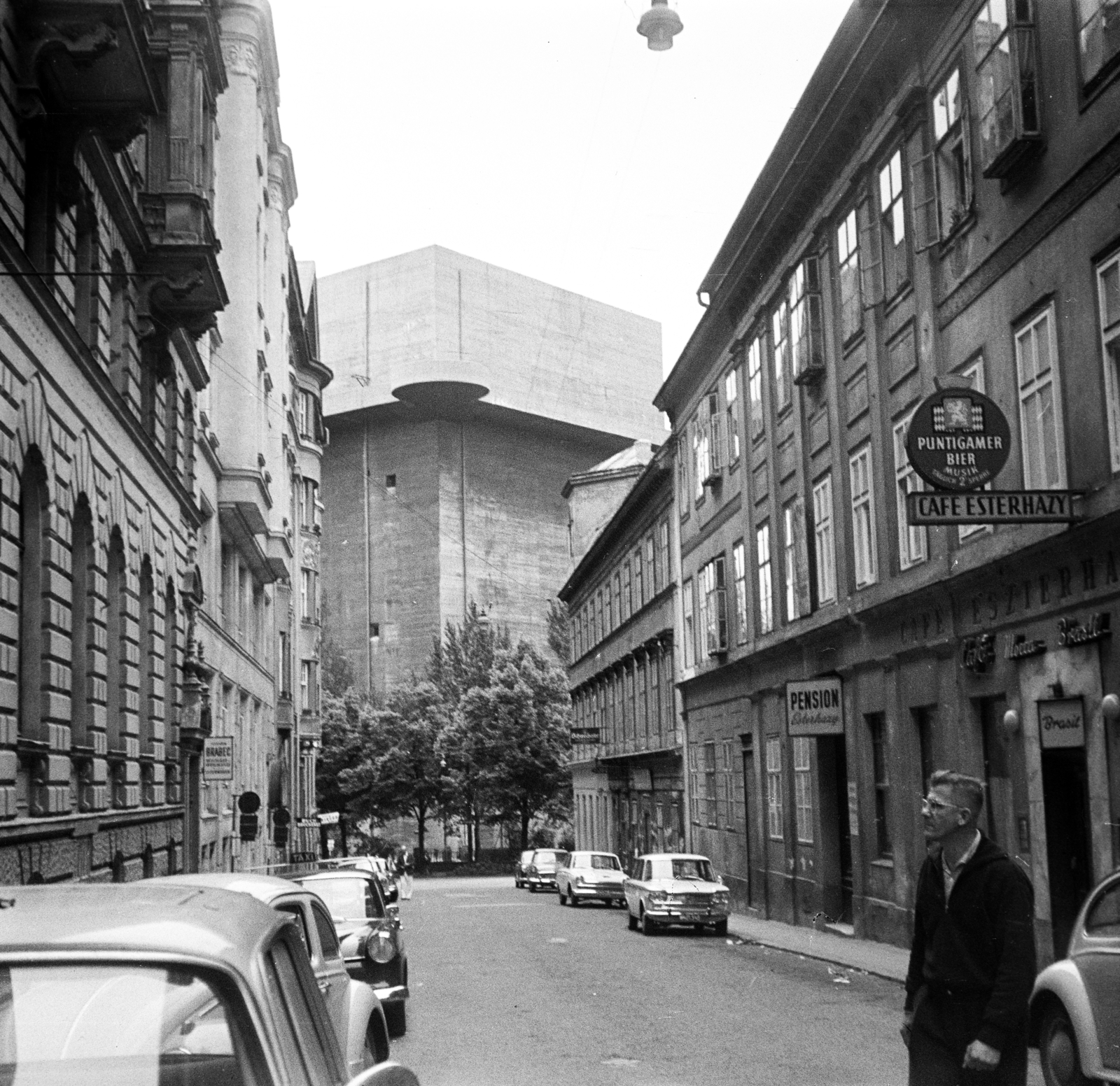 Austria, Vienna, a Nelkengasse a Schadekgasse felé, szemben a Haus des Meeres., 1963, Ladinek Viktor, street view, Fortepan #269734