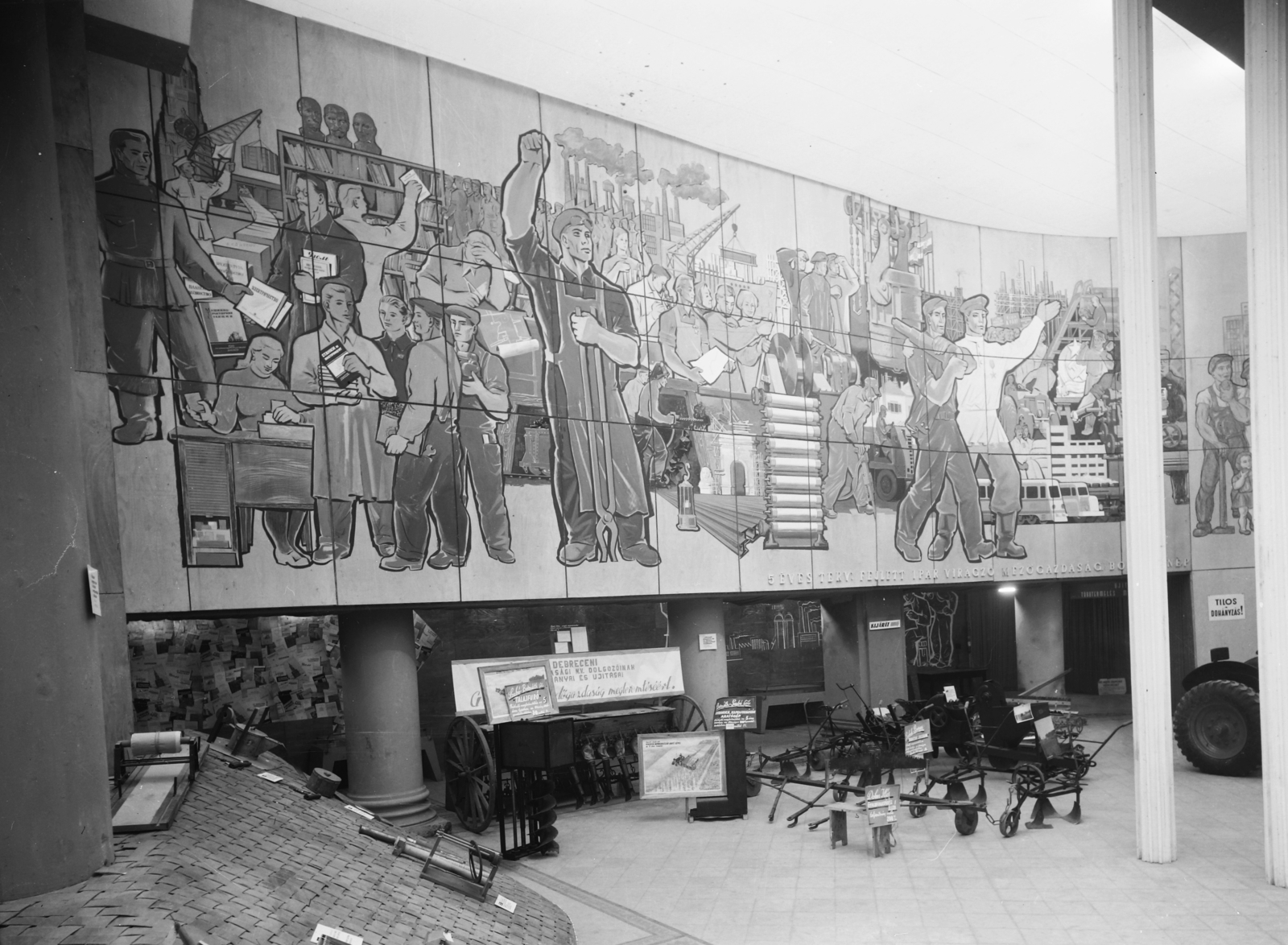 Hungary, Budapest XIV., Műcsarnok, Újítási és találmányi kiállítás., 1949, UVATERV, socialist realism, Budapest, decoration, Fortepan #27026