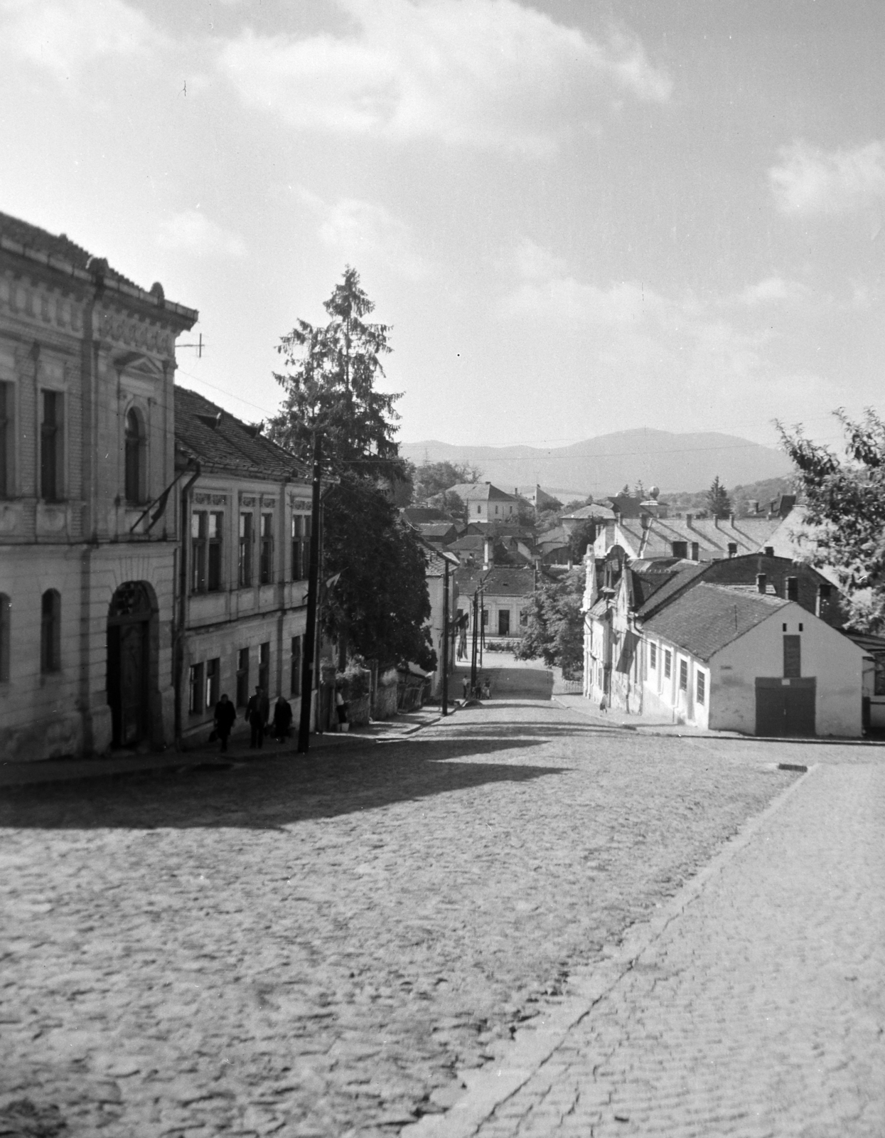 Románia,Erdély, Zilah, strada Andrei Șaguna, a strada Corneliu Coposu felől a Kossuth tér (Piața Iuliu Maniu) felé., 1963, Vozárik Edit, Fortepan #270305