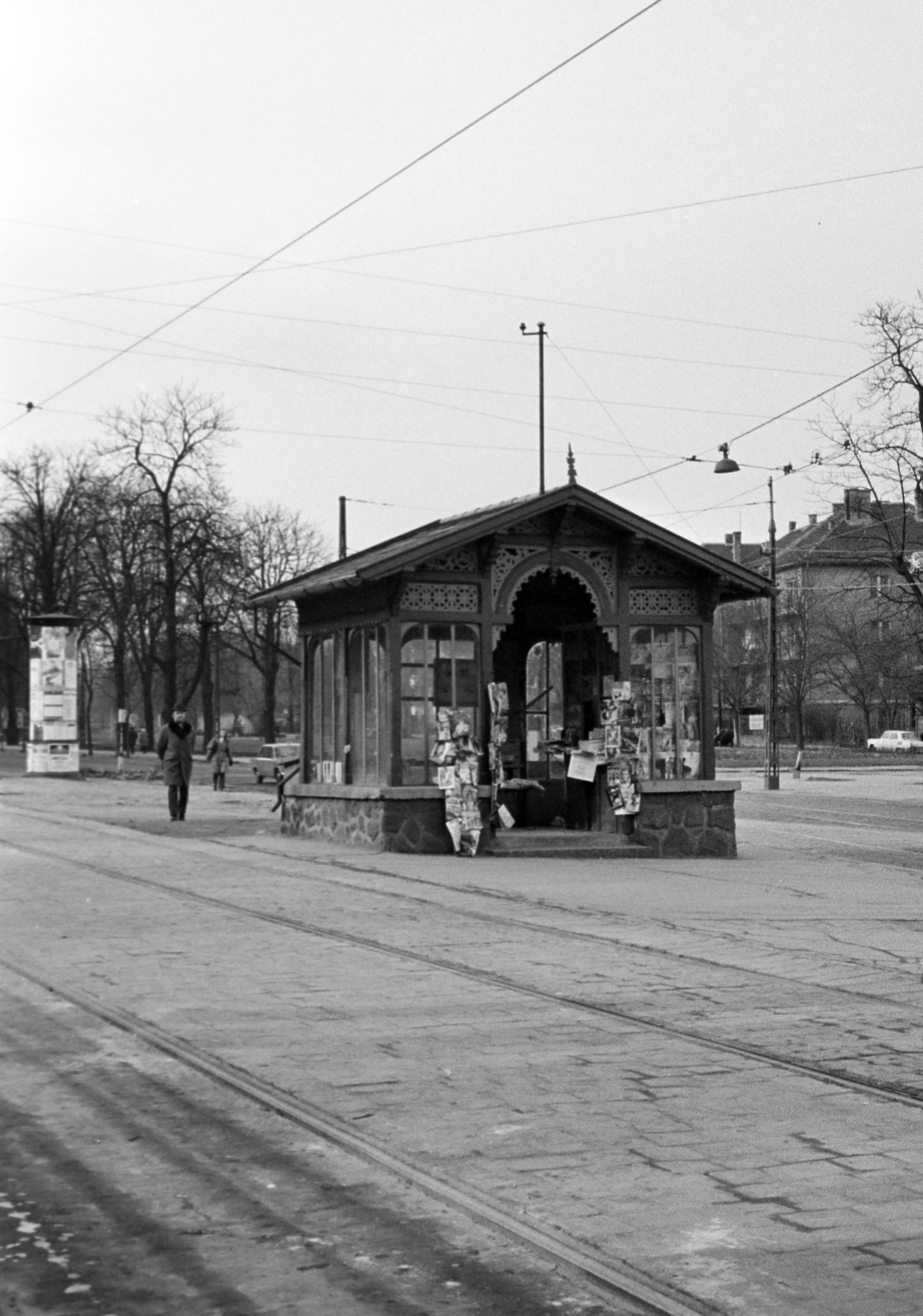 Hungary, Budapest II., Szilágyi Erzsébet fasor, Budagyöngye villamosmegálló., 1971, Vozárik Edit, Budapest, Fortepan #270444