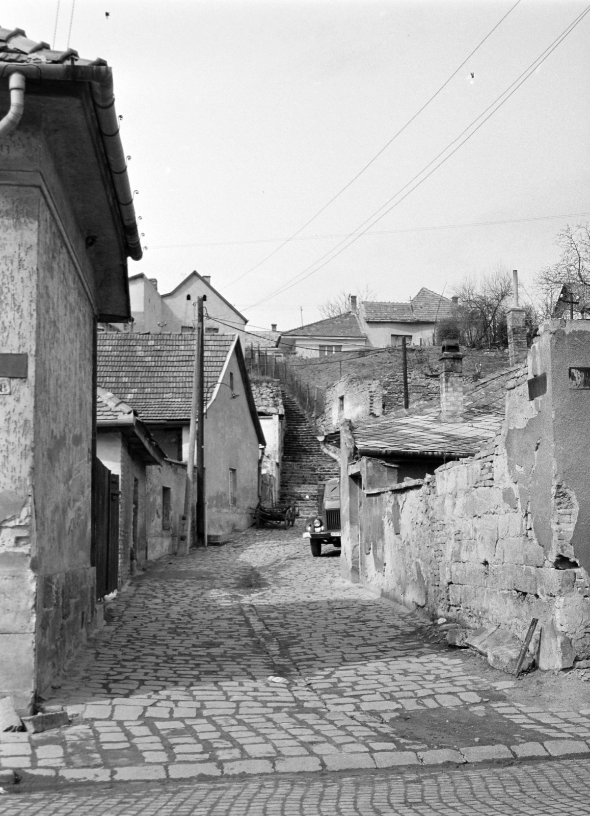 Hungary, Szentendre, Bogdányi út (Vöröshadsereg utca) a Malom utca torkolatánál, a lépcső a Szamárhegyre vezet., 1971, Vozárik Edit, Fortepan #270447