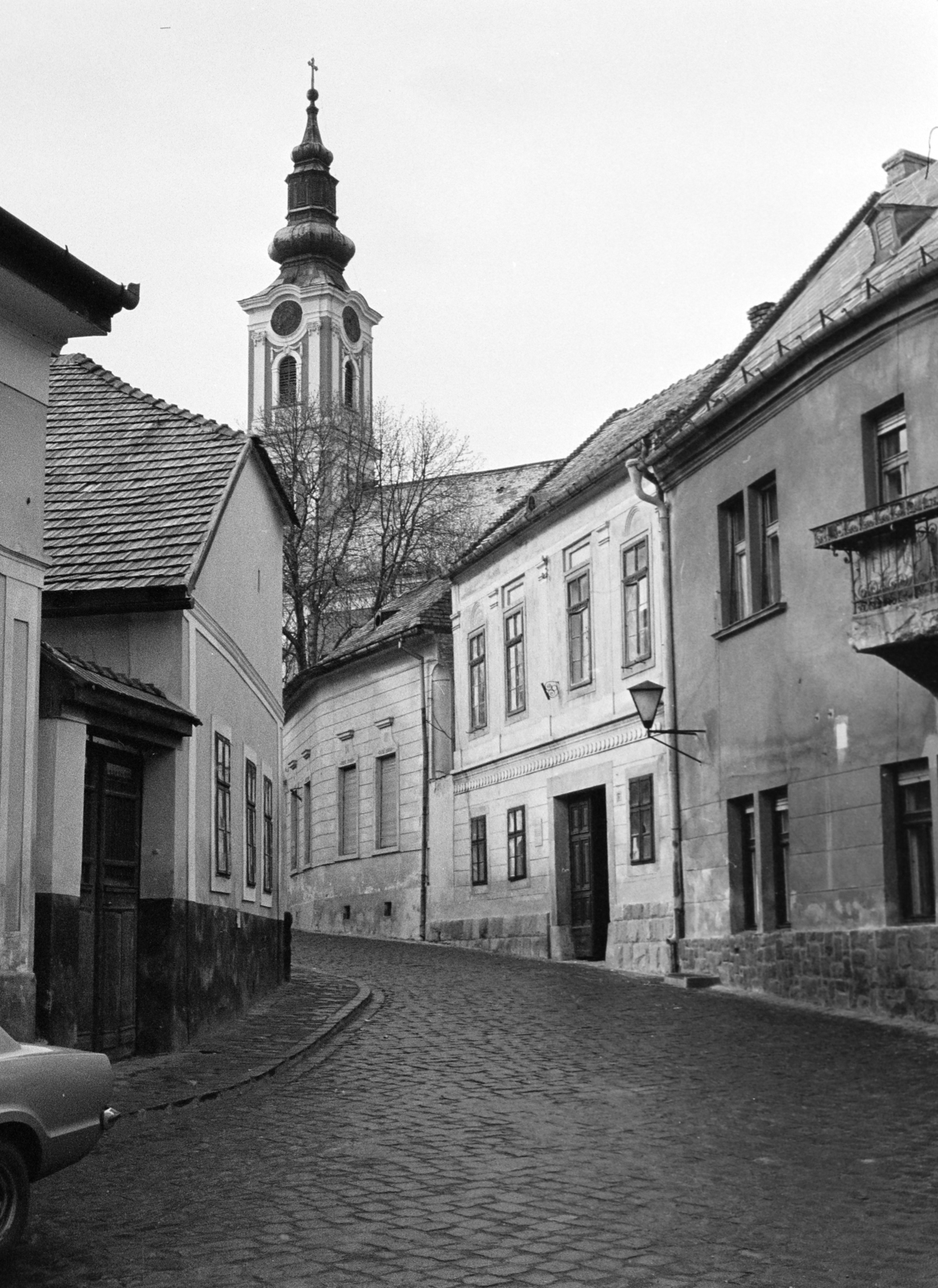 Magyarország, Szentendre, Alkotmány utca, szemben a Belgrád székesegyház (Görögkeleti Püspöki Főszékesegyház) látszik., 1968, Vozárik Edit, Fortepan #270470
