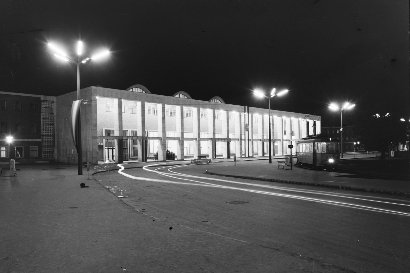 Hungary, Debrecen, Nagyállomás., 1961, UVATERV, railway, tram, night, train station, train station, László Kelemen-design, Fortepan #2705