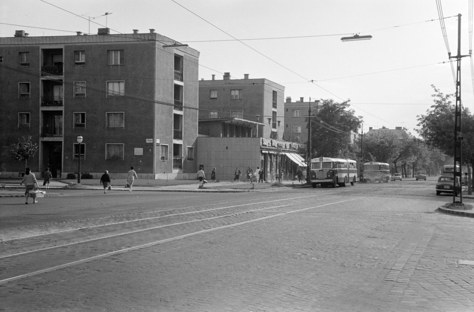 Magyarország, Budapest XIV., Thököly út - Róna (Lumumba) utca kereszteződése., 1965, Ungváry Rudolf, Ikarus ITC 600, Ikarus 620/630, Budapest, Fortepan #270584