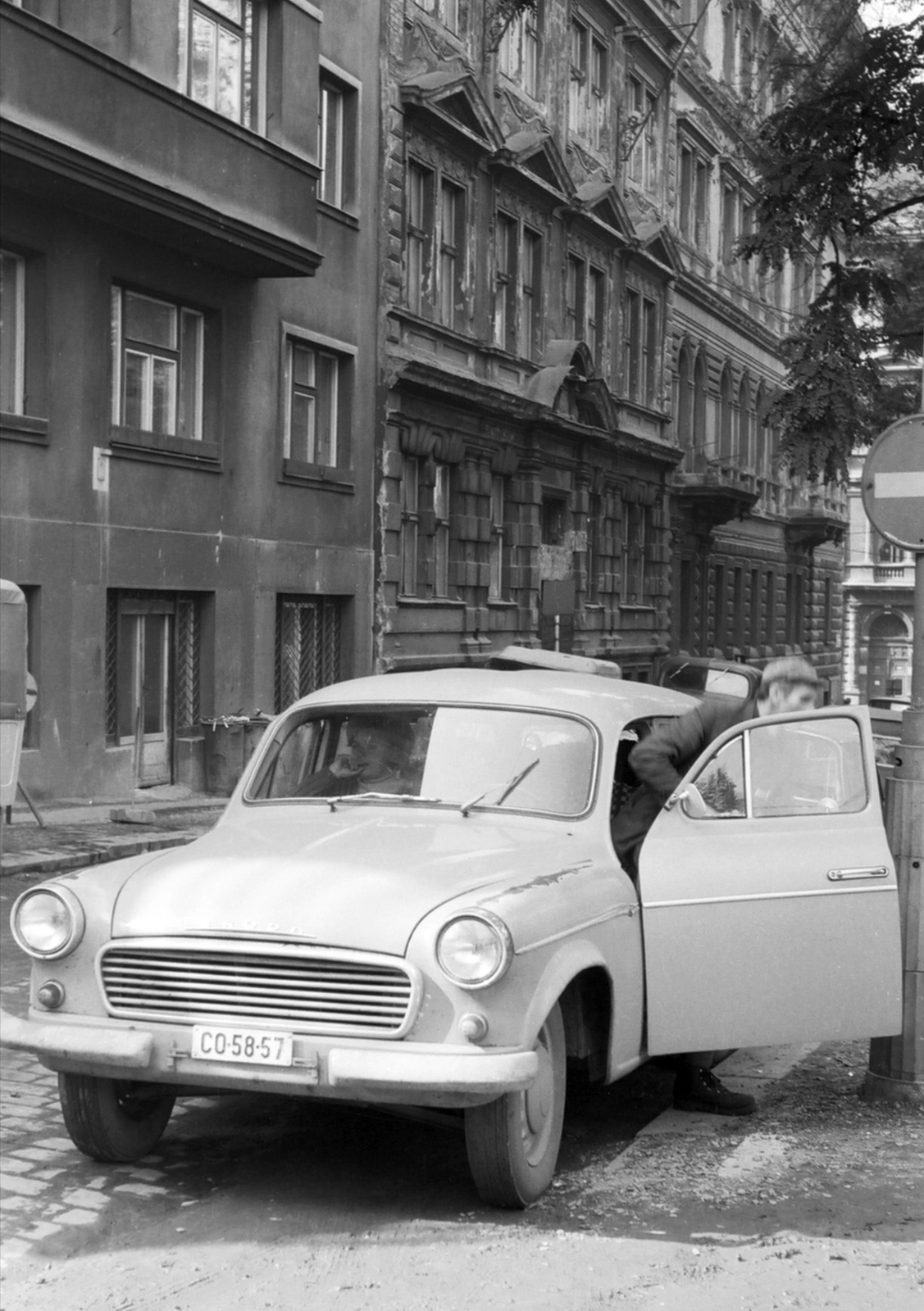 Czech Republik, Prague, Čelakovského sady., 1971, Drimbe József, Czechoslovakia, Czechoslovak brand, Skoda-brand, number plate, Fortepan #27060