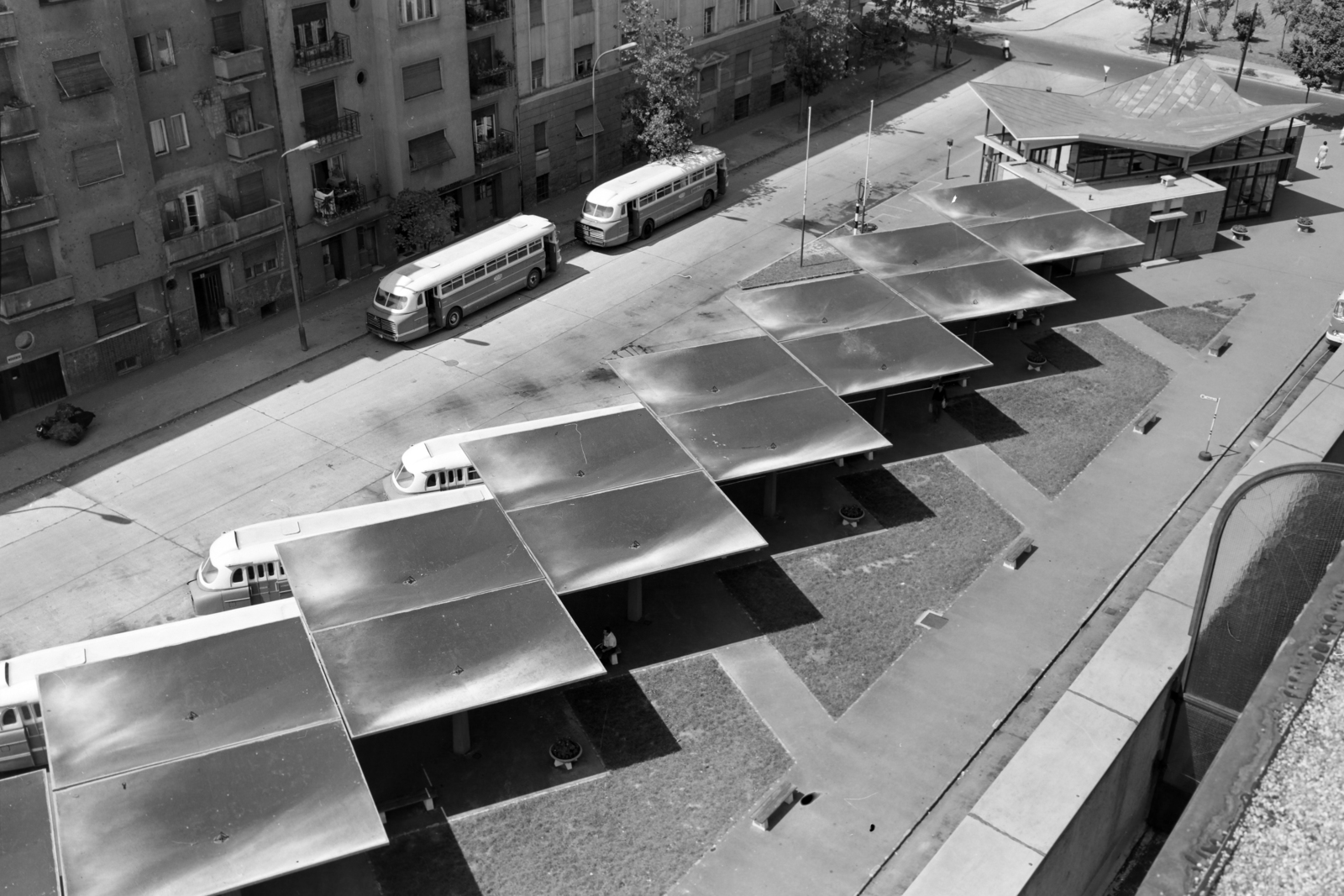 Hungary, Budapest XI., Kosztolányi Dezső téri autóbusz-pályaudvar a Bukarest utcában., 1966, UVATERV, bus stop, MÁVAUT-organisation, Budapest, Fortepan #270656