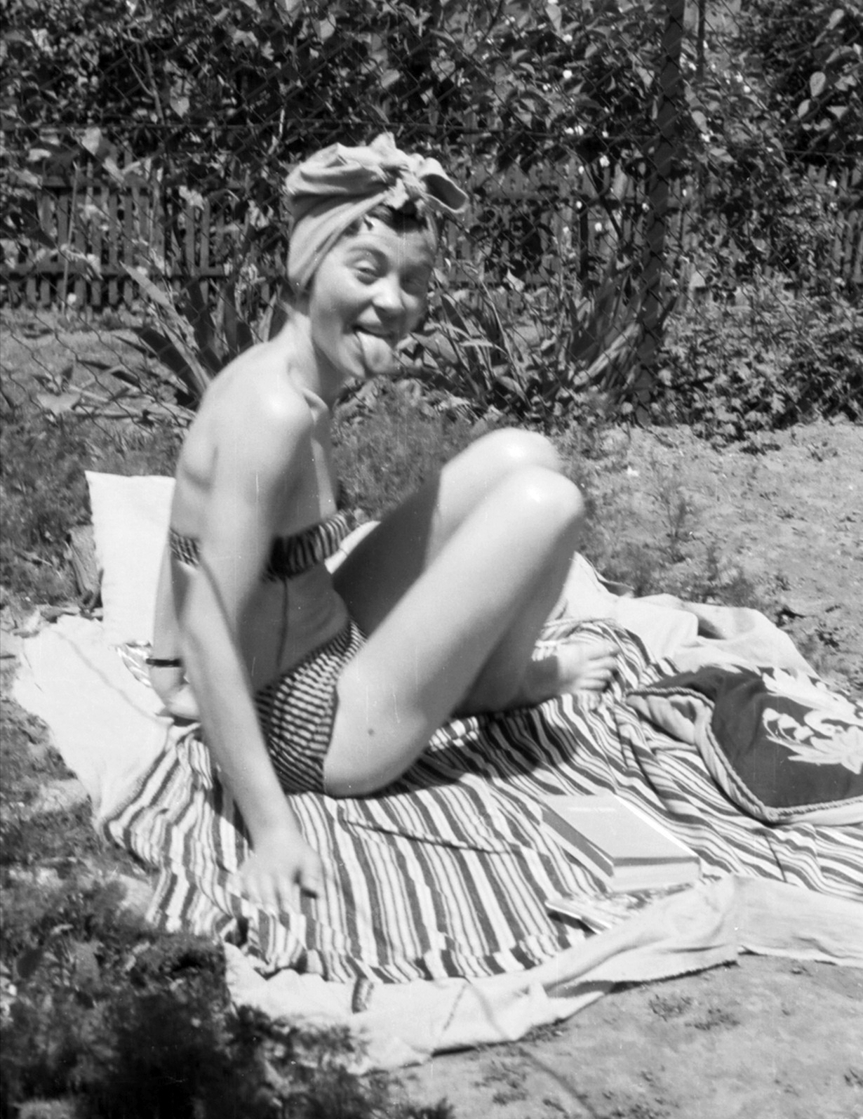 1968, Drimbe József, grimace, bathing suit, sunbathe, sticking tongue out, Fortepan #27072
