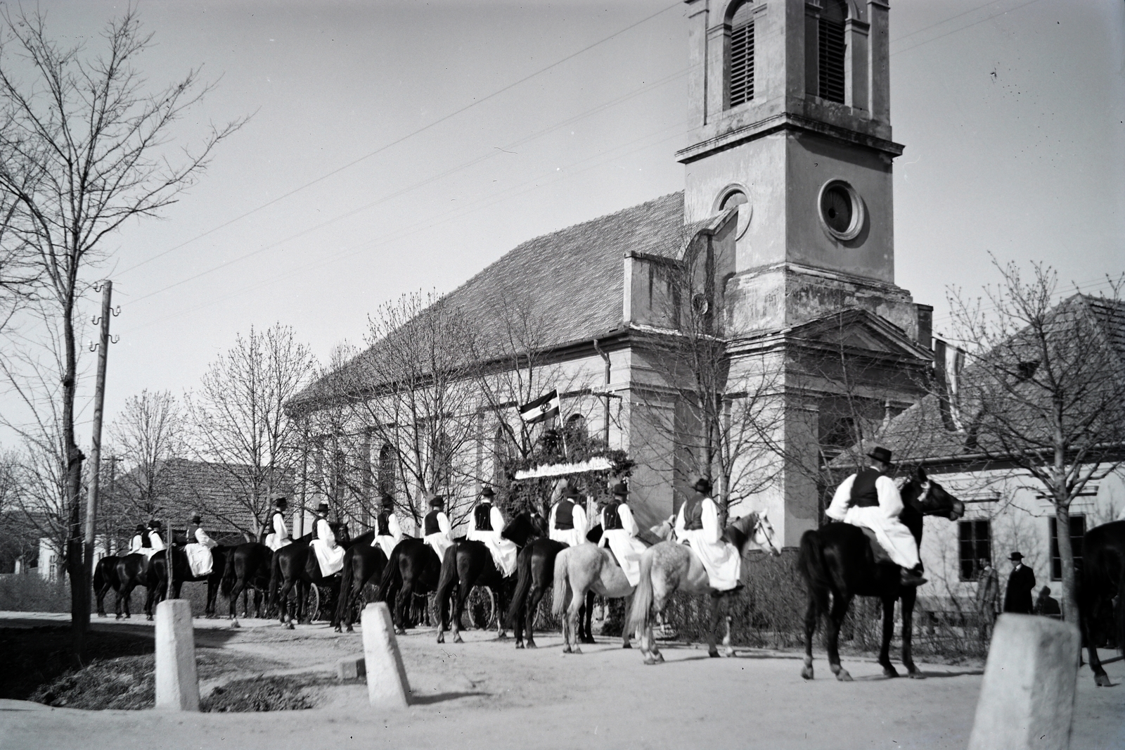Slovakia, a felvétel a település központjában, a főút melletti evangélikus templomnál készült., 1936, Fodor András örökösei, Fortepan #270742