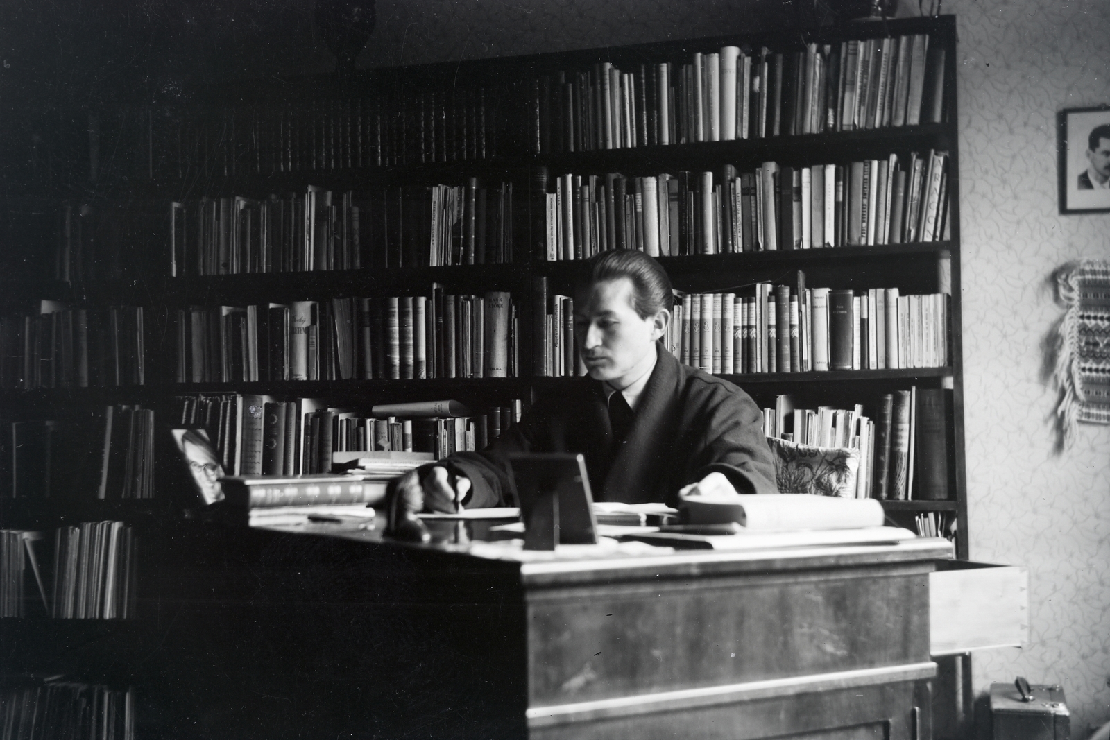 Hungary, Fodor András költő., 1954, Fodor András örökösei, artist, celebrity, bookshelf, Best of, Fortepan #270780